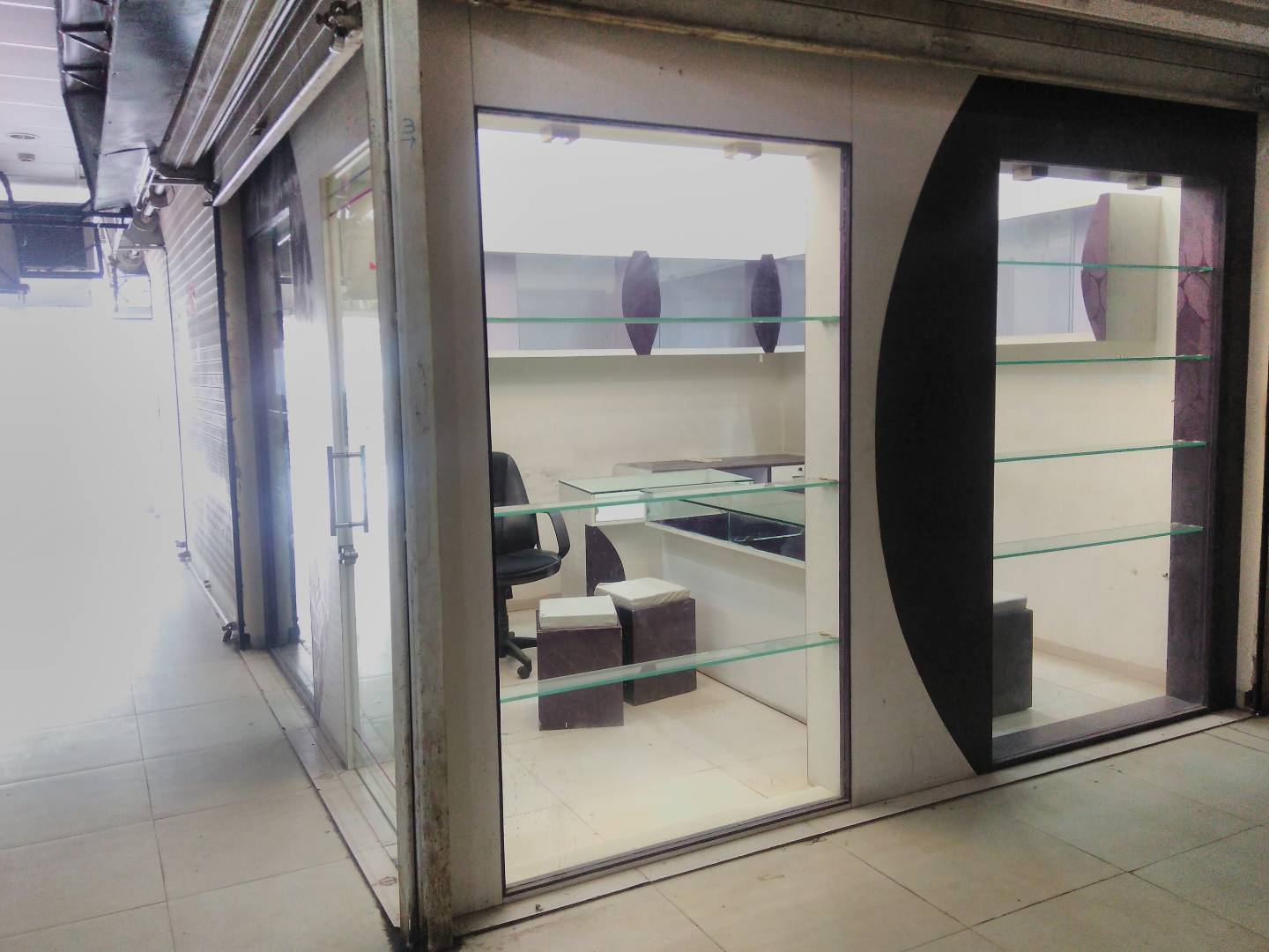 Shop 194 Sq. Ft. Commercial Showroom for Rent in Prahladnagar Ahmedabad - Media 4