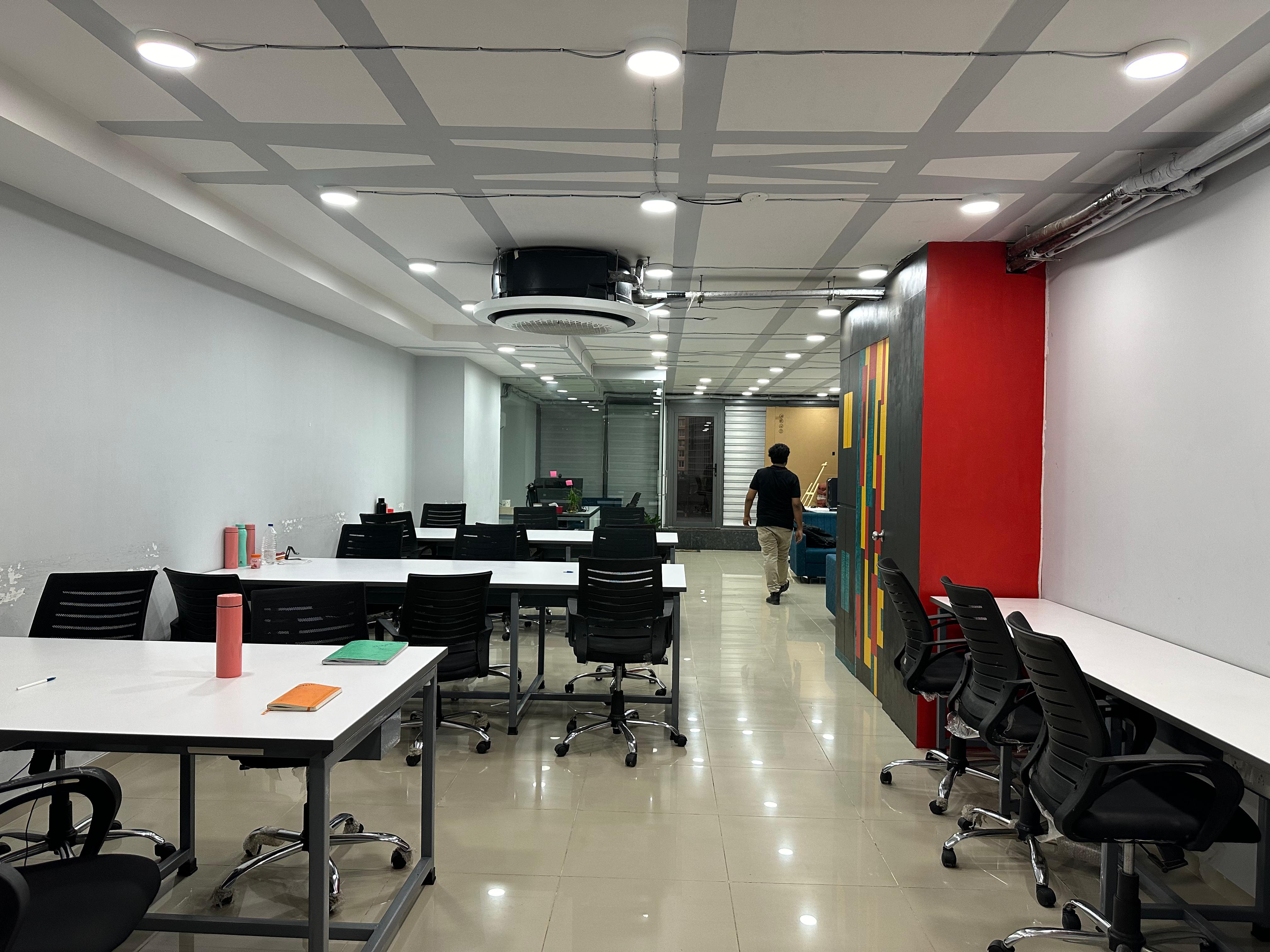 Office 1731 Sq. Ft. Commercial Office for Sale in Vastrapur Ahmedabad