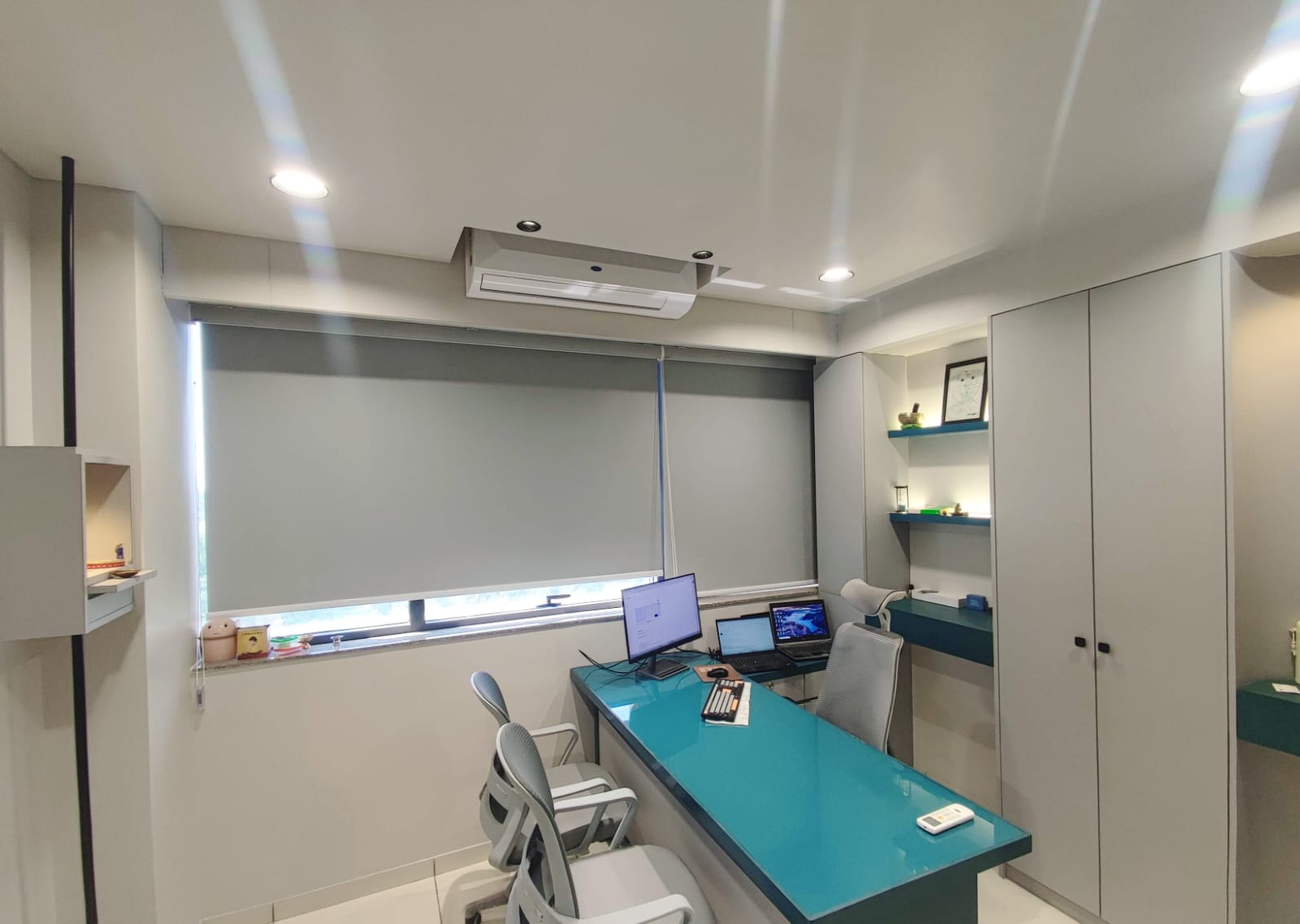 Office 731 Sq. Ft. Commercial Office for Rent in Sg Highway Ahmedabad