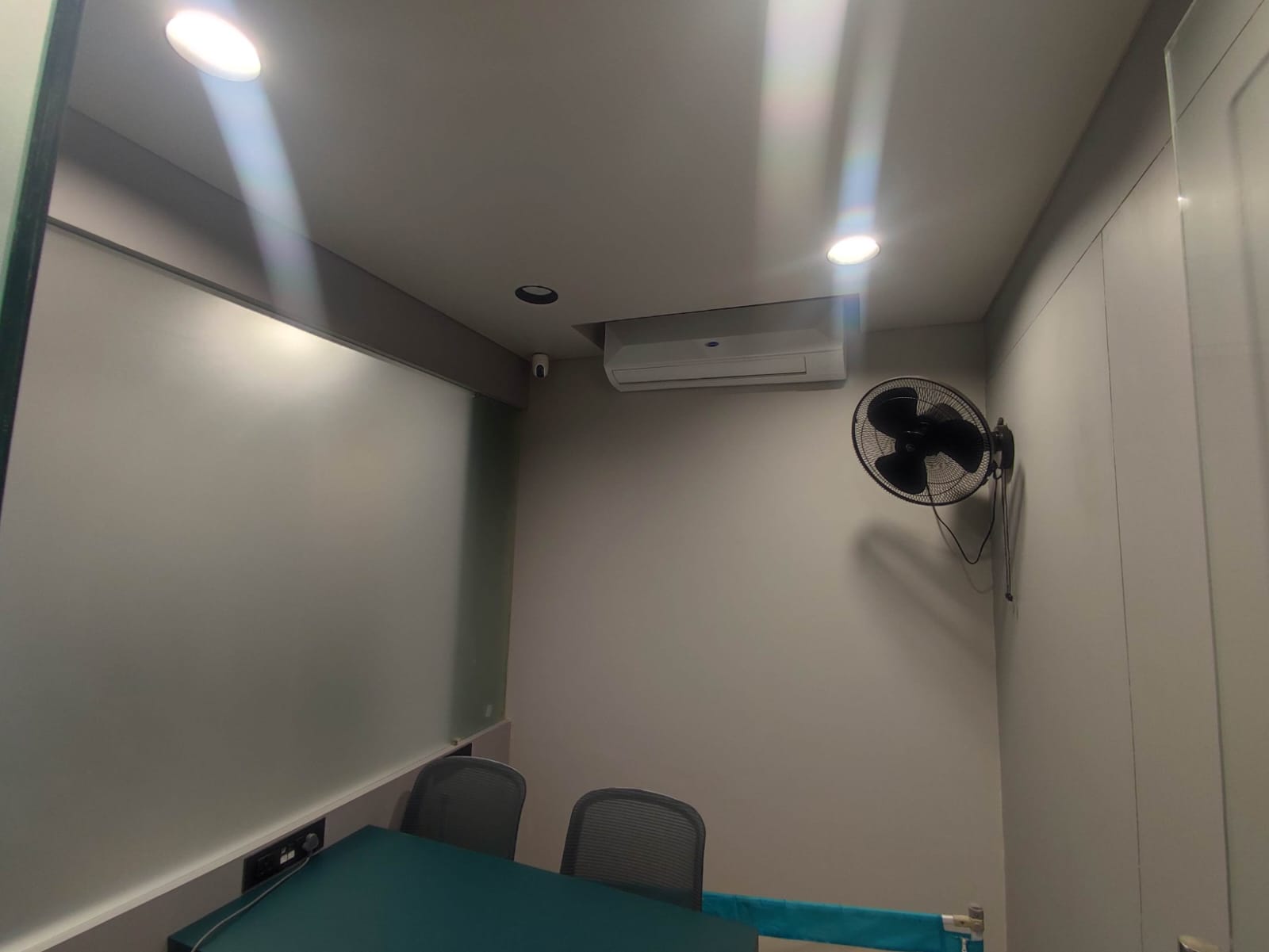 Office 731 Sq. Ft. Commercial Office for Rent in Sg Highway Ahmedabad - Media 2