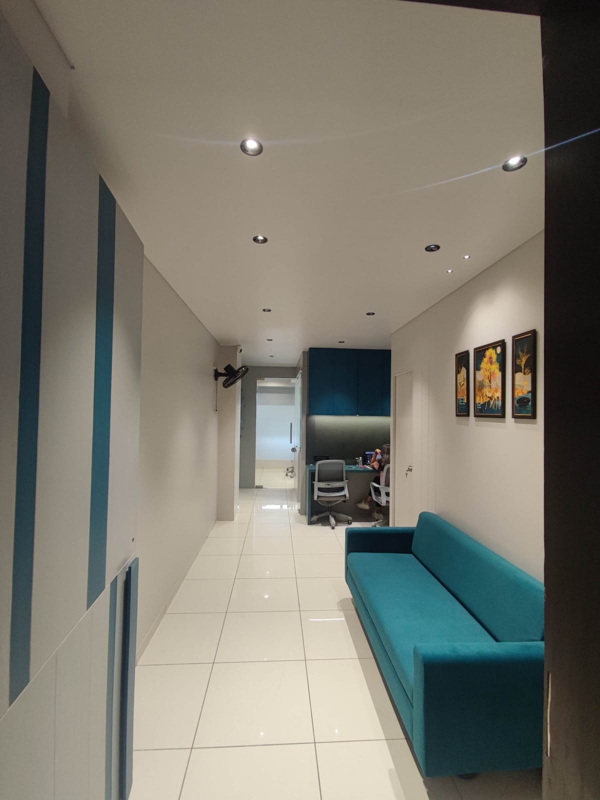 Office 731 Sq. Ft. Commercial Office for Rent in Sg Highway Ahmedabad - Media 4