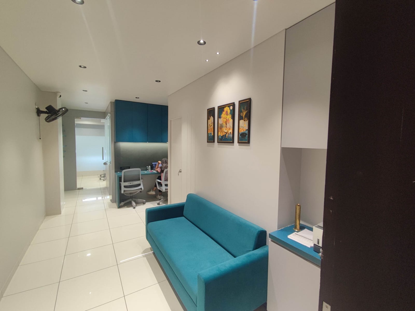 Office 731 Sq. Ft. Commercial Office for Rent in Sg Highway Ahmedabad - Media 5