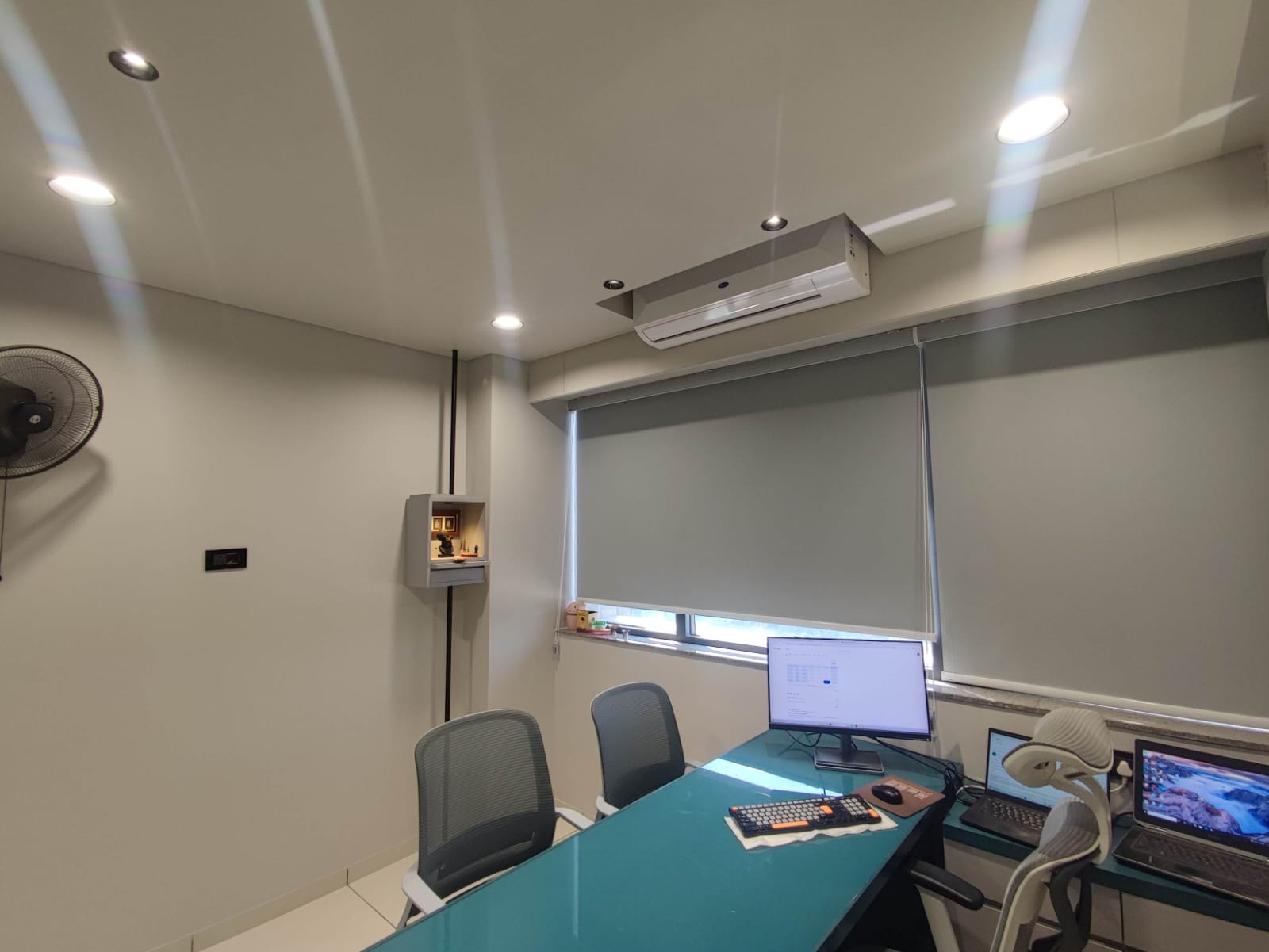 Office 731 Sq. Ft. Commercial Office for Rent in Sg Highway Ahmedabad - Media 9
