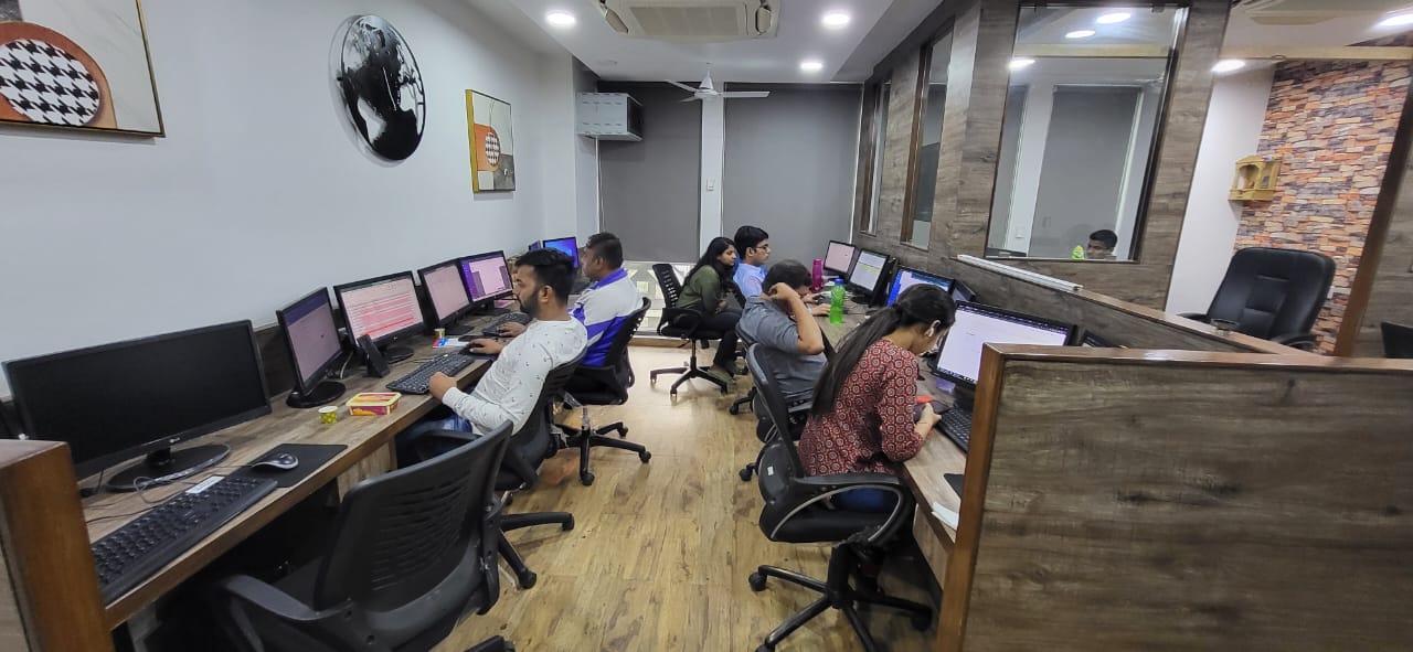 Office 722 Sq. Ft. Commercial Office for Rent in Vastrapur Ahmedabad - Media 2
