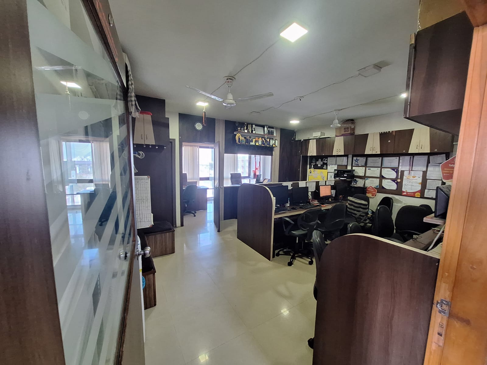 Office 663 Sq. Ft. Commercial Office for Rent in Vijay Cross Road Ahmedabad - Media 5
