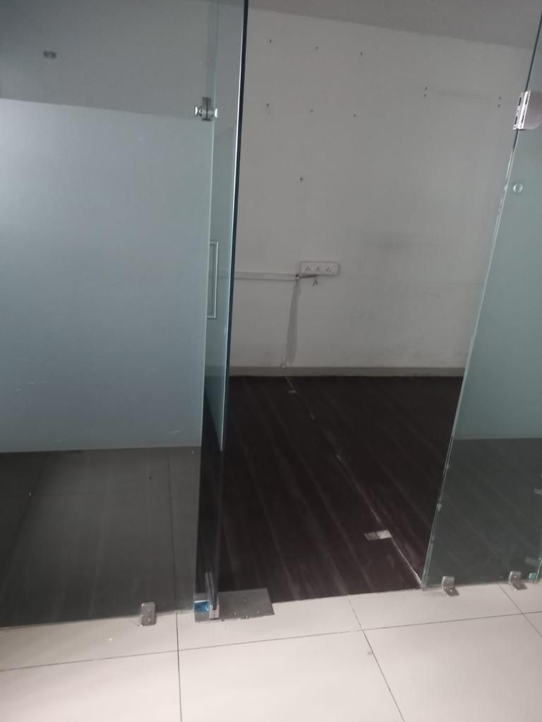 Office 1105 Sq. Ft. Commercial Office for Rent in Satellite Ahmedabad - Media 6