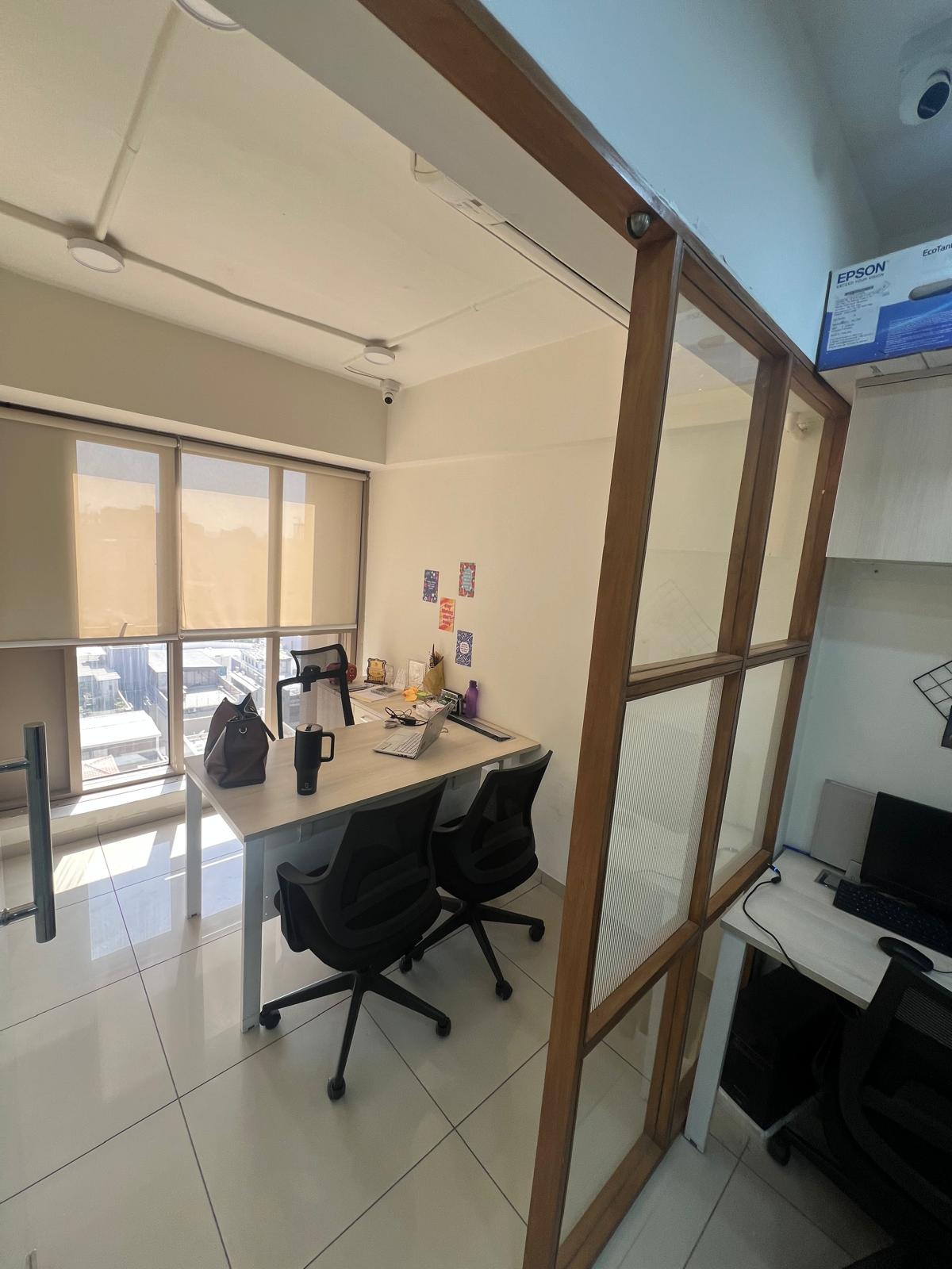 Office 822 Sq. Ft. Commercial Office for Rent in Rajpath Rangoli Road Ahmedabad - Media 2