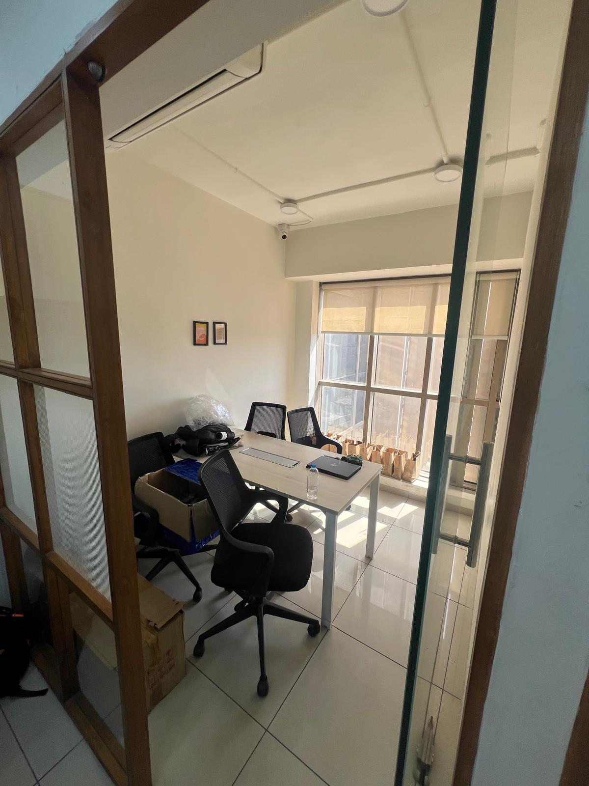 Office 822 Sq. Ft. Commercial Office for Rent in Rajpath Rangoli Road Ahmedabad - Media 5