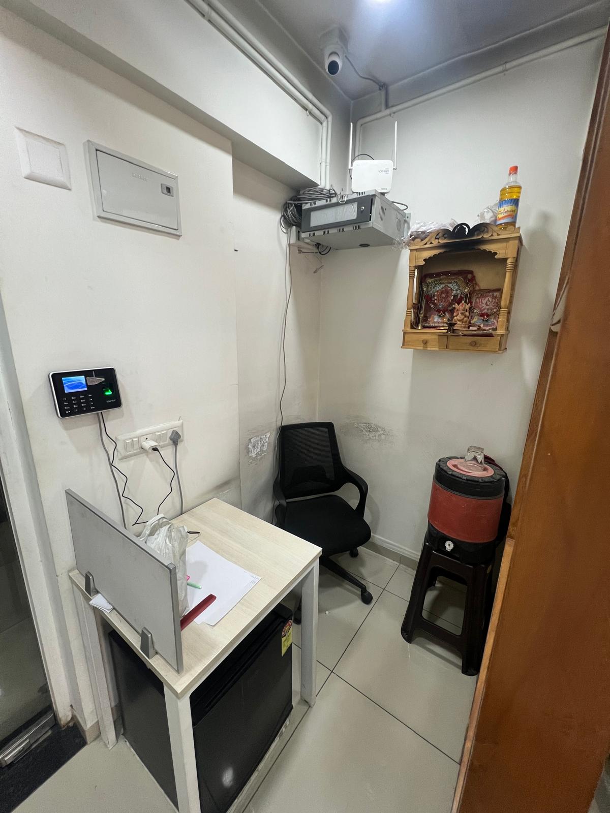 Office 822 Sq. Ft. Commercial Office for Rent in Rajpath Rangoli Road Ahmedabad - Media 8
