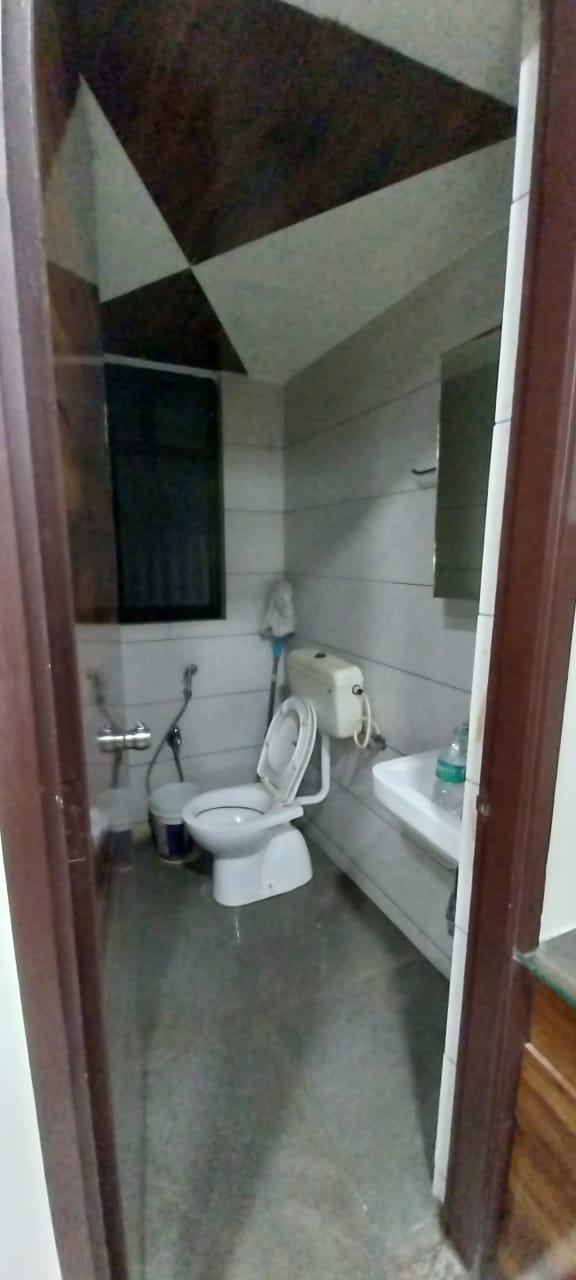Office 510 Sq. Ft. Commercial Office for Rent in Drive In Road Ahmedabad - Media 10