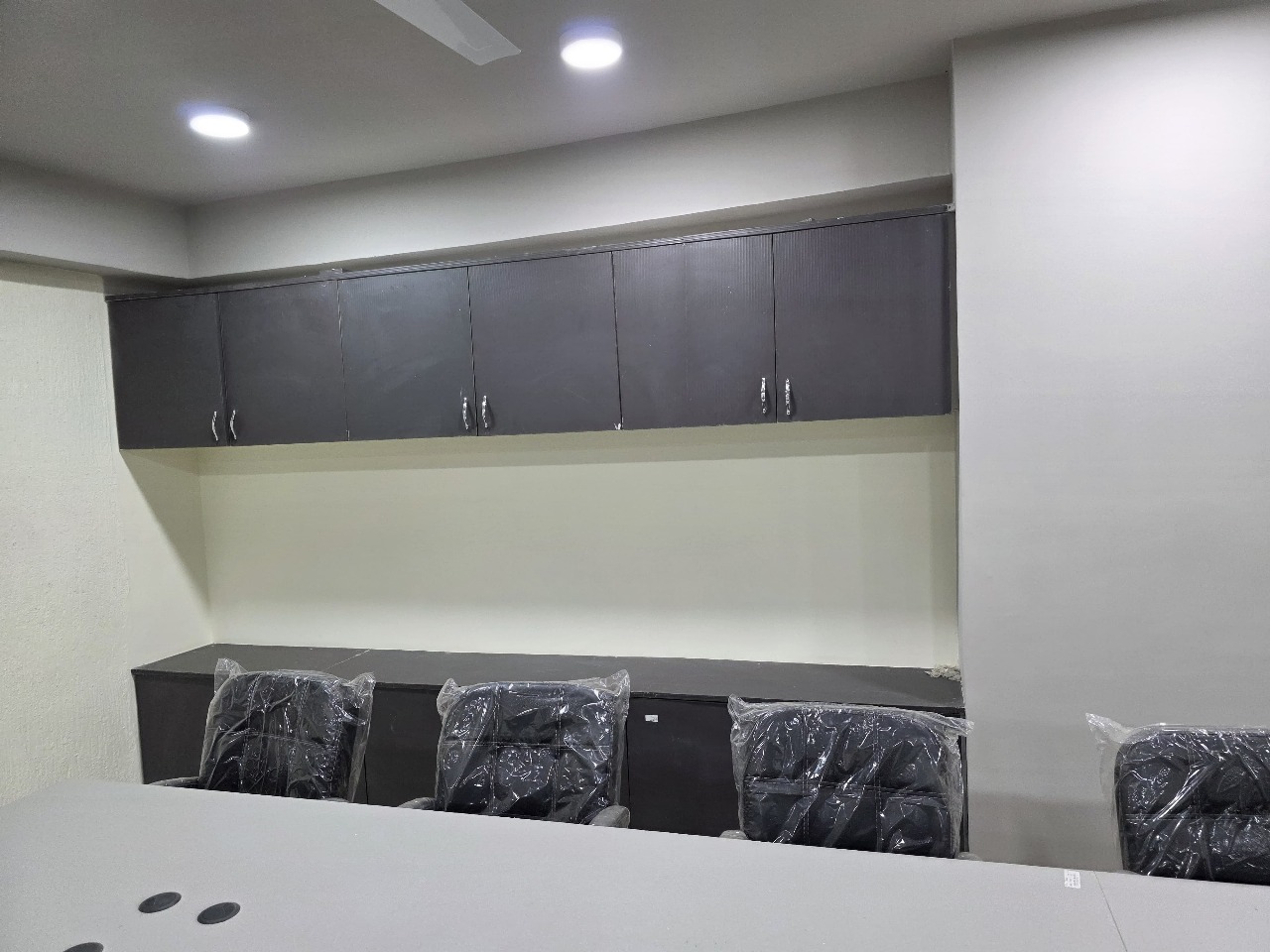 Office 1397 Sq. Ft. Commercial Office for Rent in Makarba Ahmedabad - Media 8