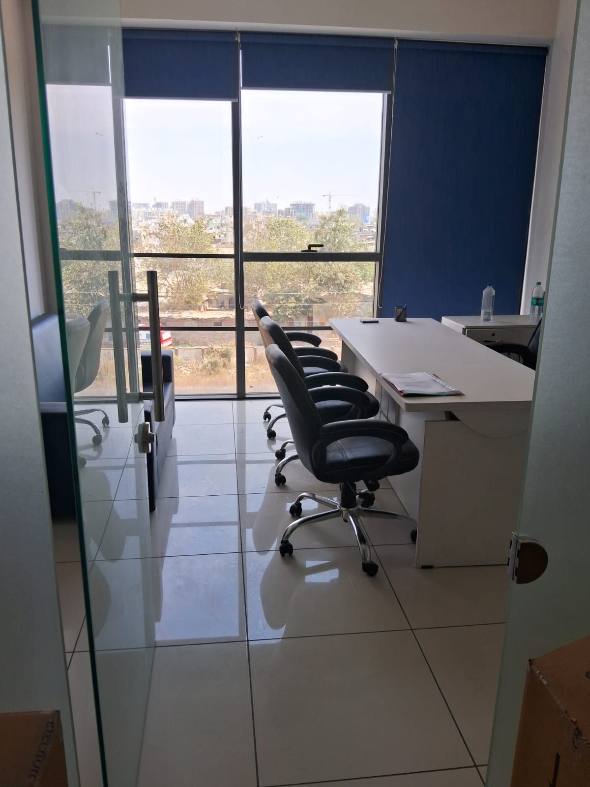 Office 700 Sq. Ft. Commercial Office for Rent in Sg Highway Ahmedabad - Media 4
