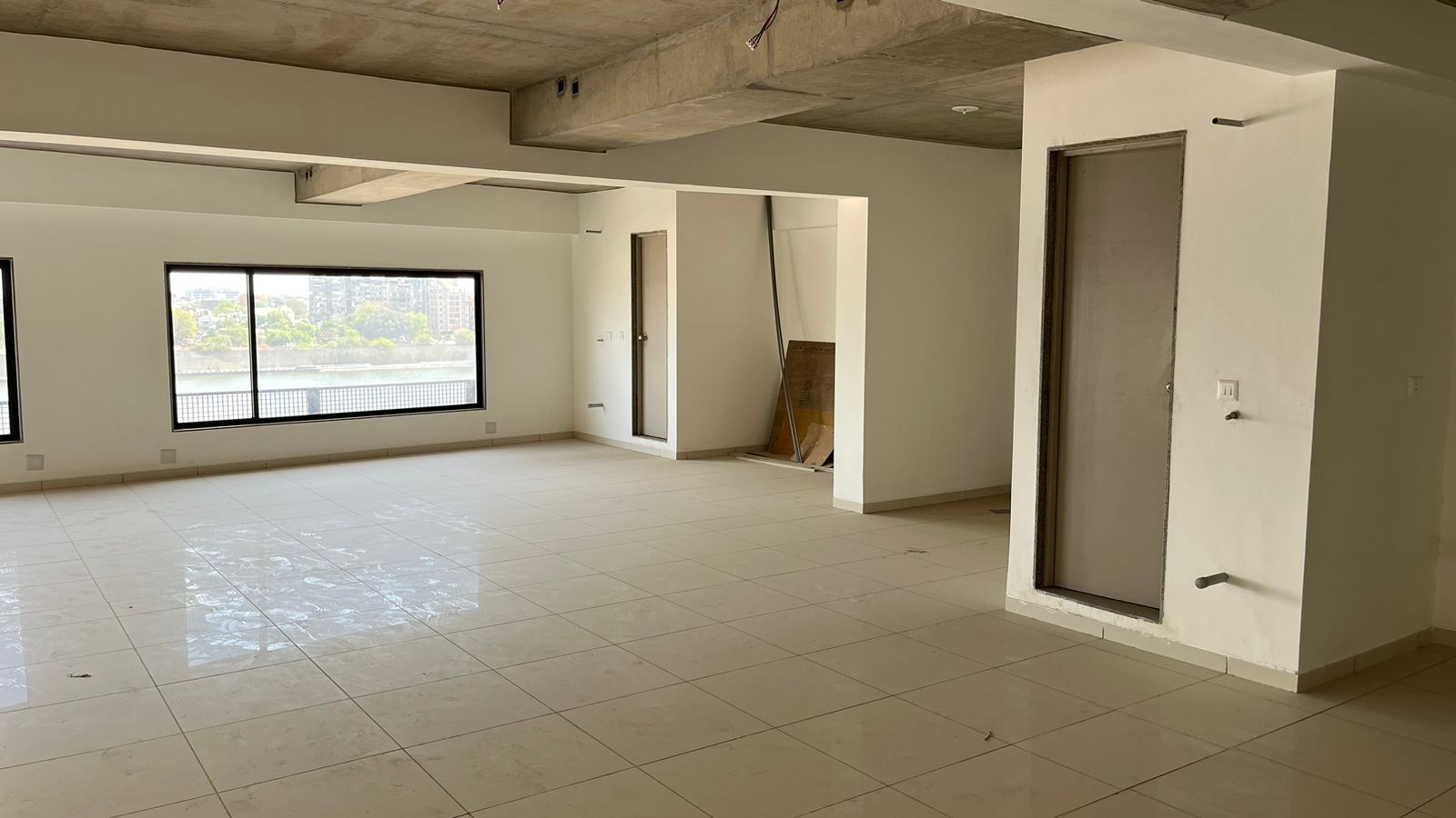 Office 2320 Sq. Ft. Commercial Office for Sale in Ashram Road Ahmedabad - Media 3