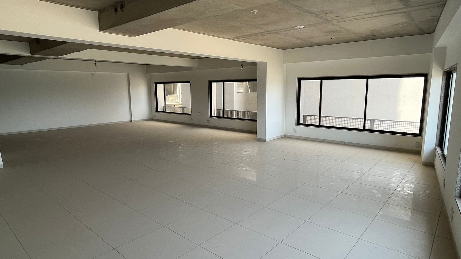Office 2320 Sq. Ft. Commercial Office for Sale in Ashram Road Ahmedabad - Media 5