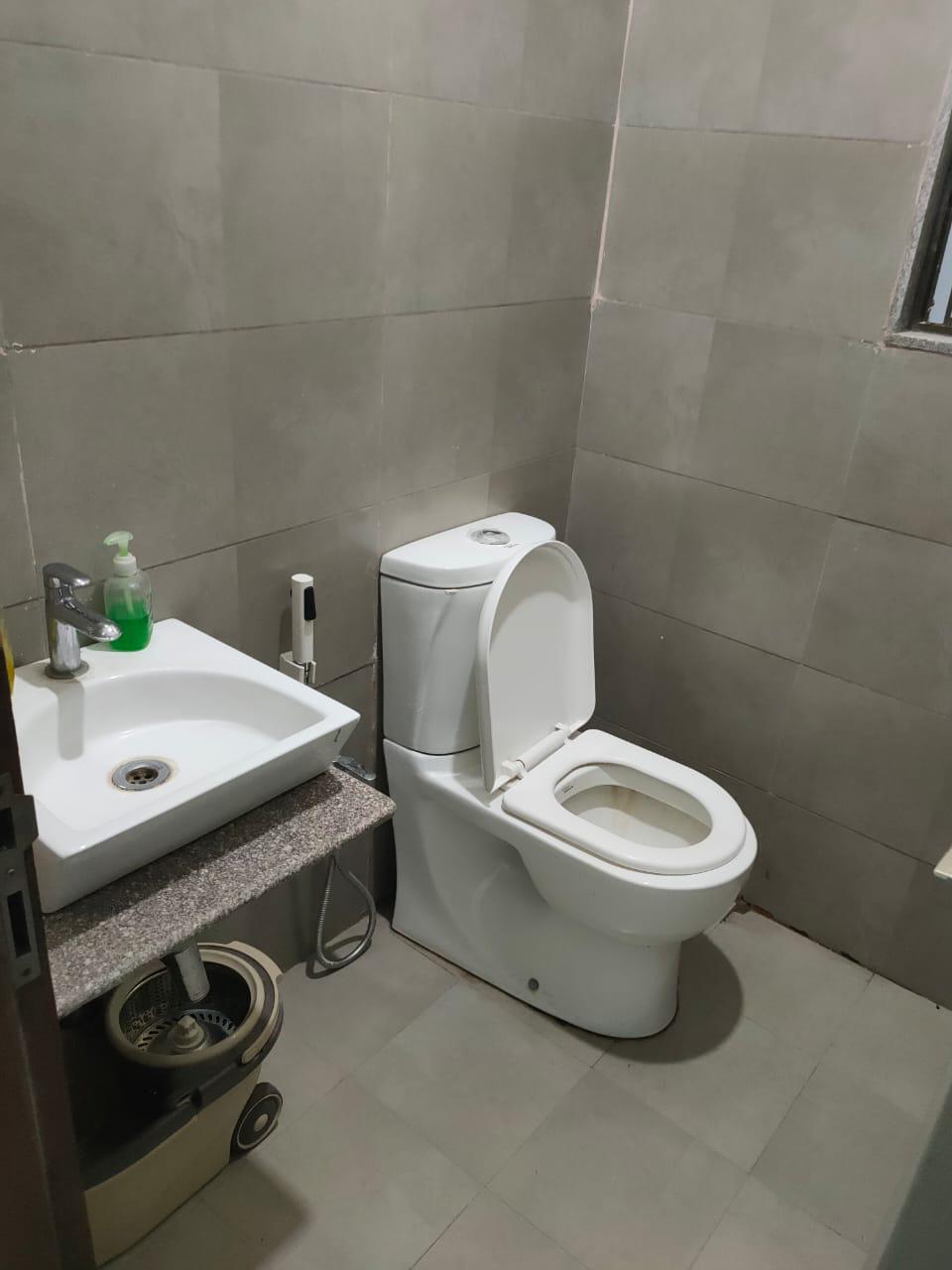 Office 795 Sq. Ft. Commercial Office for Rent in Thaltej Ahmedabad - Media 2