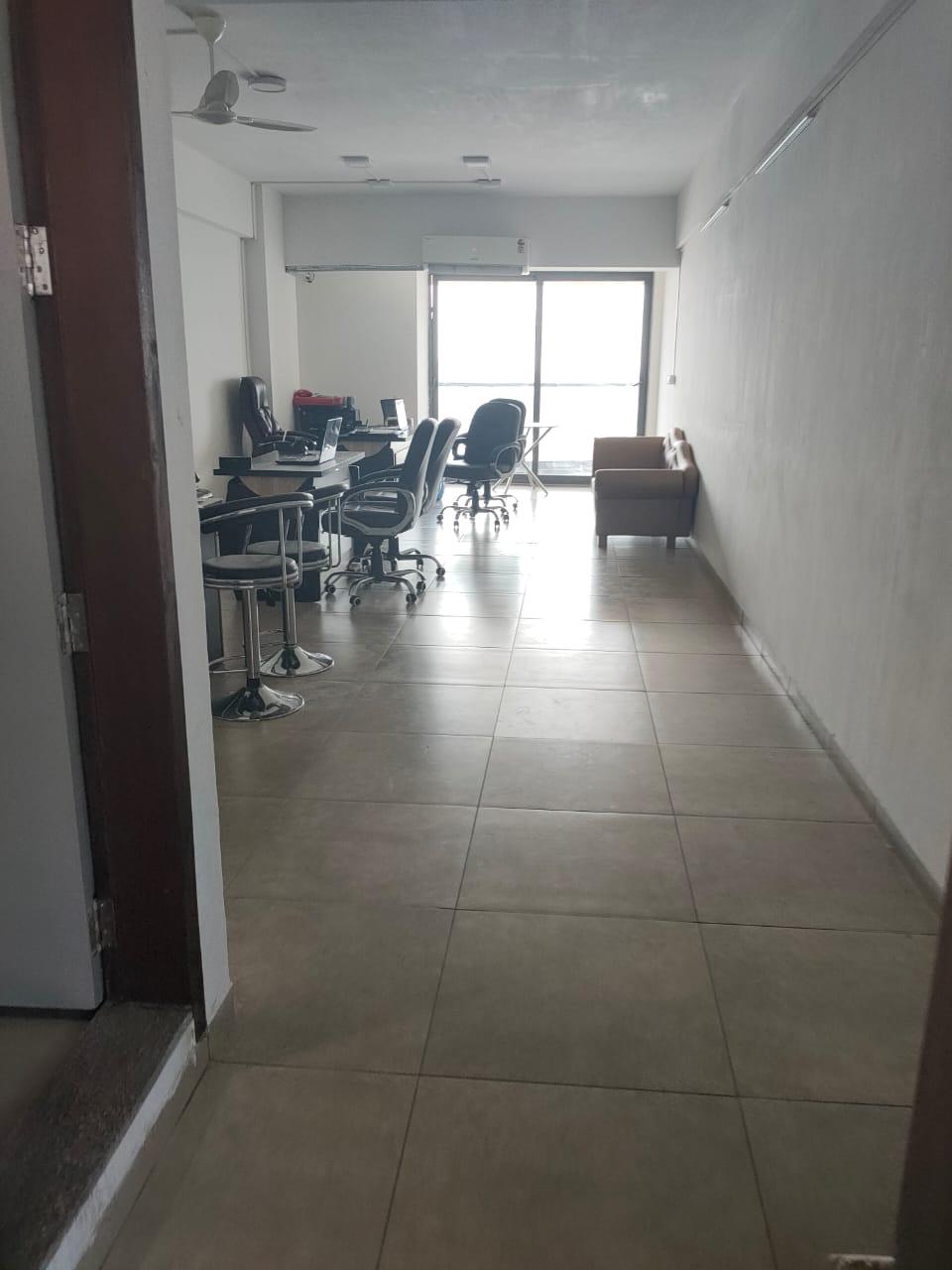 Office 795 Sq. Ft. Commercial Office for Rent in Thaltej Ahmedabad - Media 3