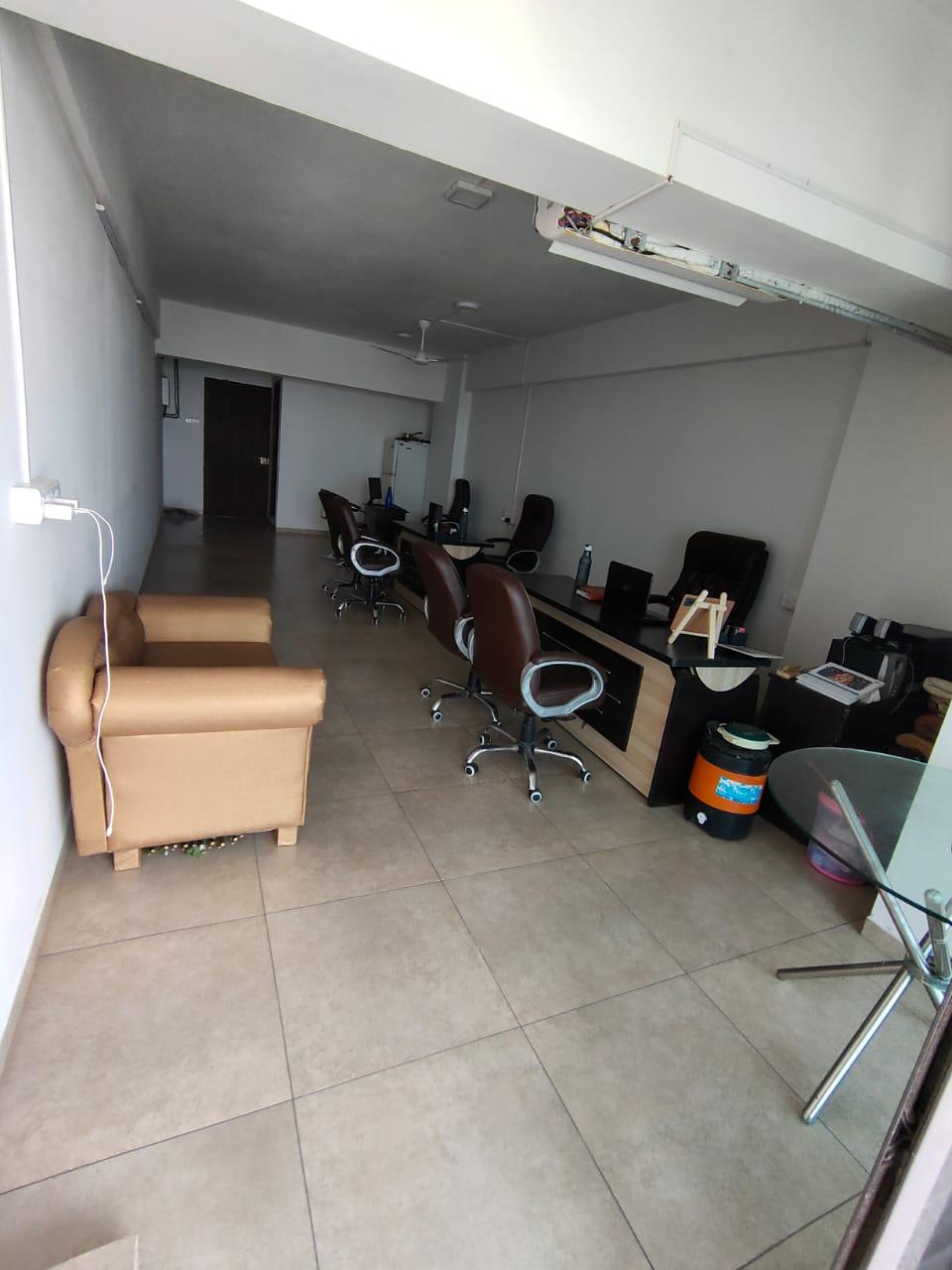 Office 795 Sq. Ft. Commercial Office for Rent in Thaltej Ahmedabad - Media 6