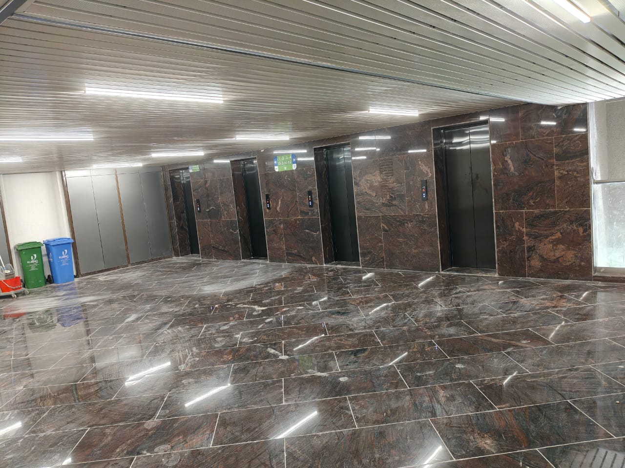 Office 872 Sq. Ft. Commercial Office for Rent in Jagatpur Ahmedabad - Media 5