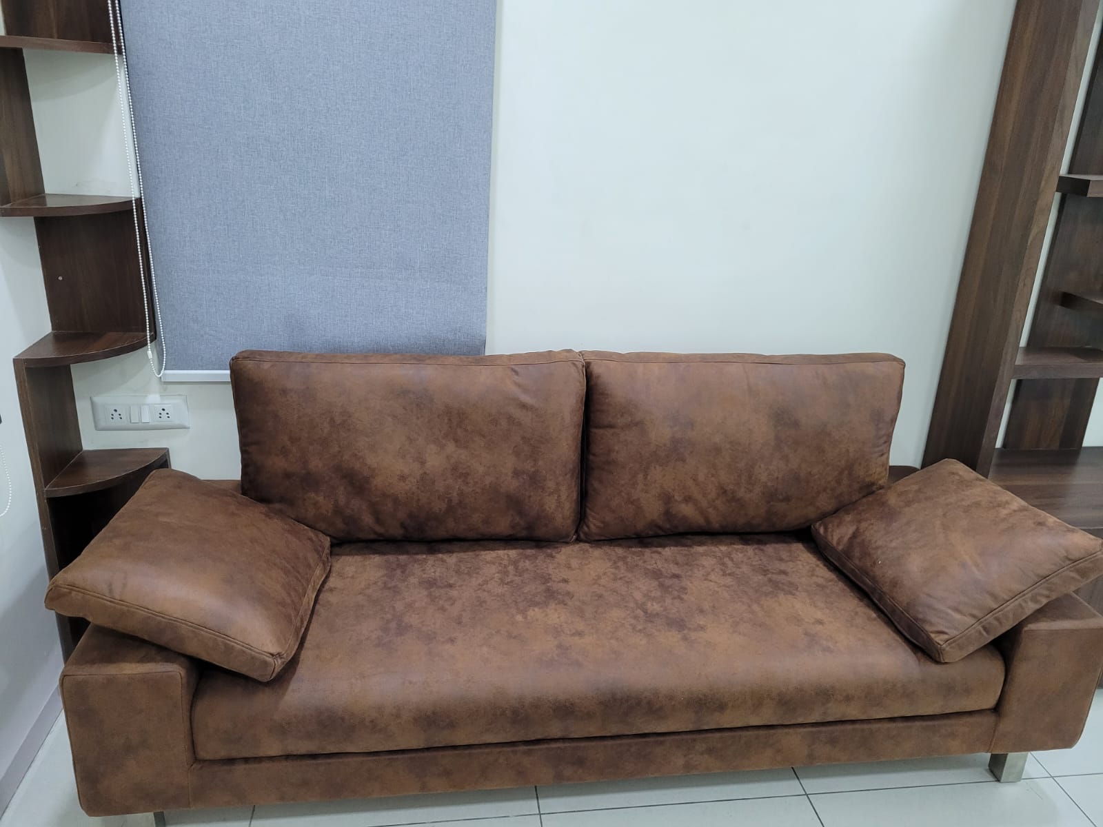 Office 686 Sq. Ft. Commercial Office for Rent in Gulbai Tekra Ahmedabad - Media 2