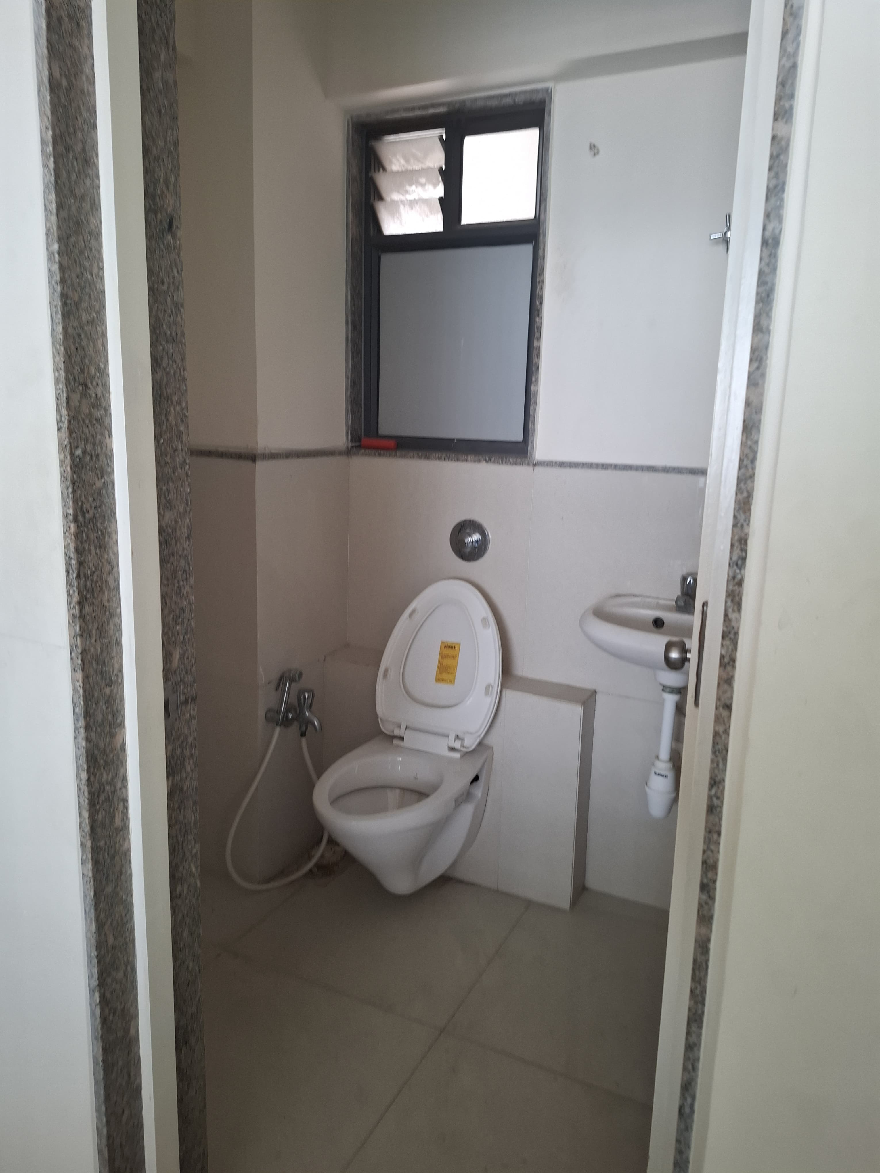 Office 505 Sq. Ft. Commercial Office for Rent in Satellite Ahmedabad - Media 2
