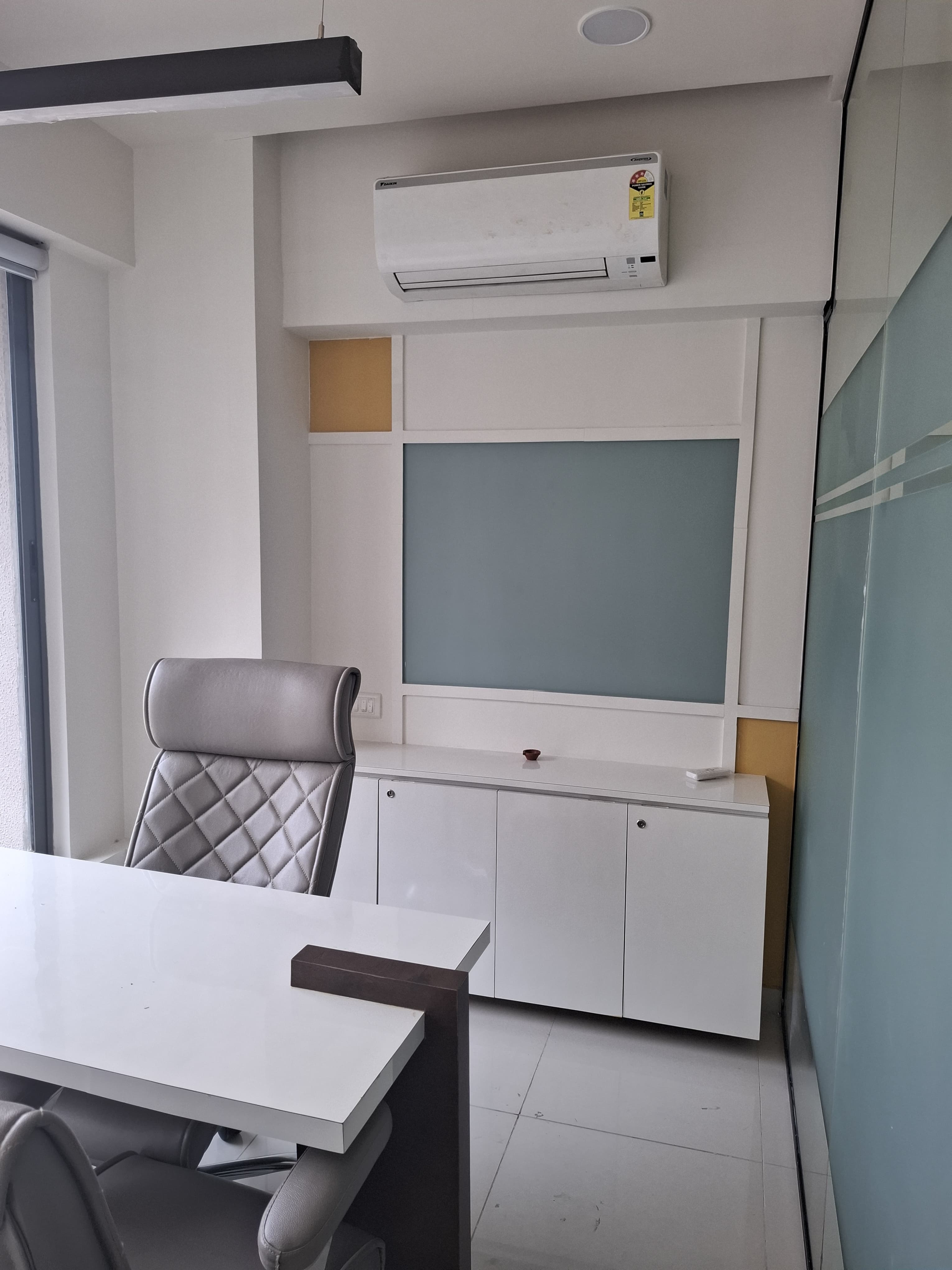 Office 505 Sq. Ft. Commercial Office for Rent in Satellite Ahmedabad - Media 5