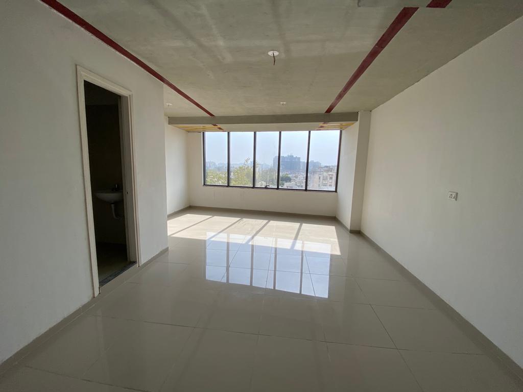 Office 700 Sq. Ft. Commercial Office for Rent in Vastrapur Ahmedabad