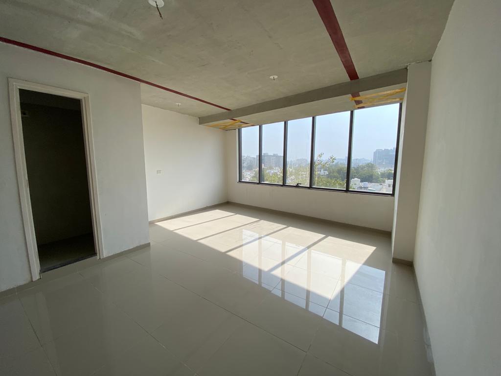 Office 700 Sq. Ft. Commercial Office for Rent in Vastrapur Ahmedabad - Media 5