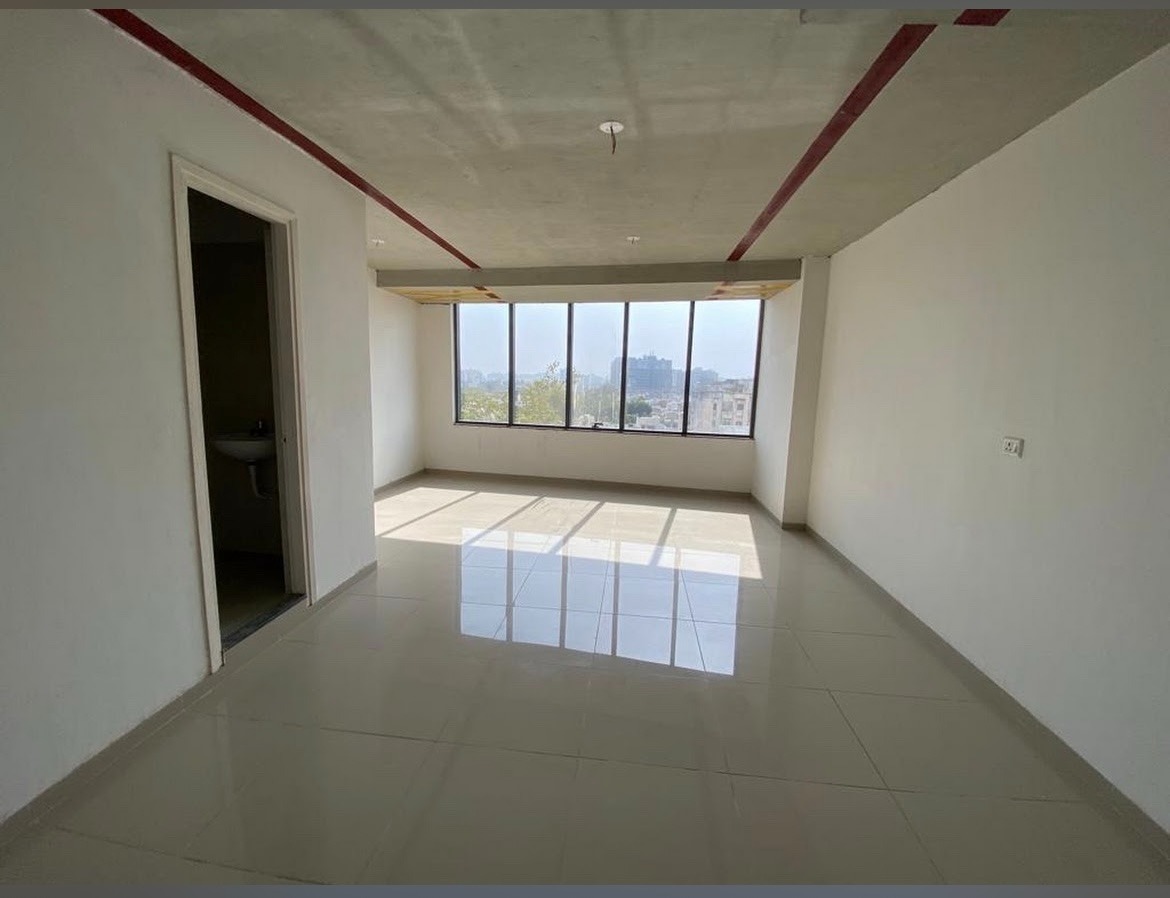Office 700 Sq. Ft. Commercial Office for Rent in Vastrapur Ahmedabad