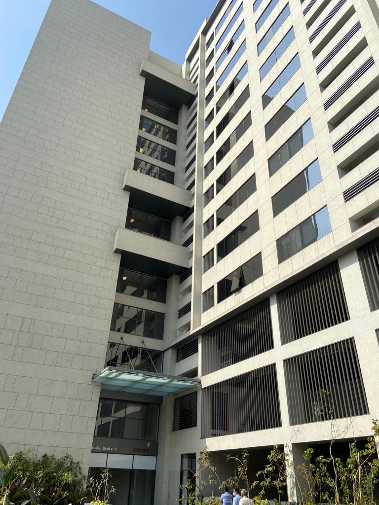 Office 700 Sq. Ft. Commercial Office for Rent in Vastrapur Ahmedabad - Media 8