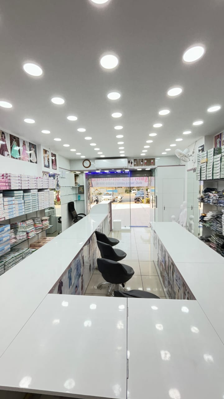 Showroom 750 Sq. Ft. Showroom Ground Floor for Rent in Gota Ahmedabad - Media 5