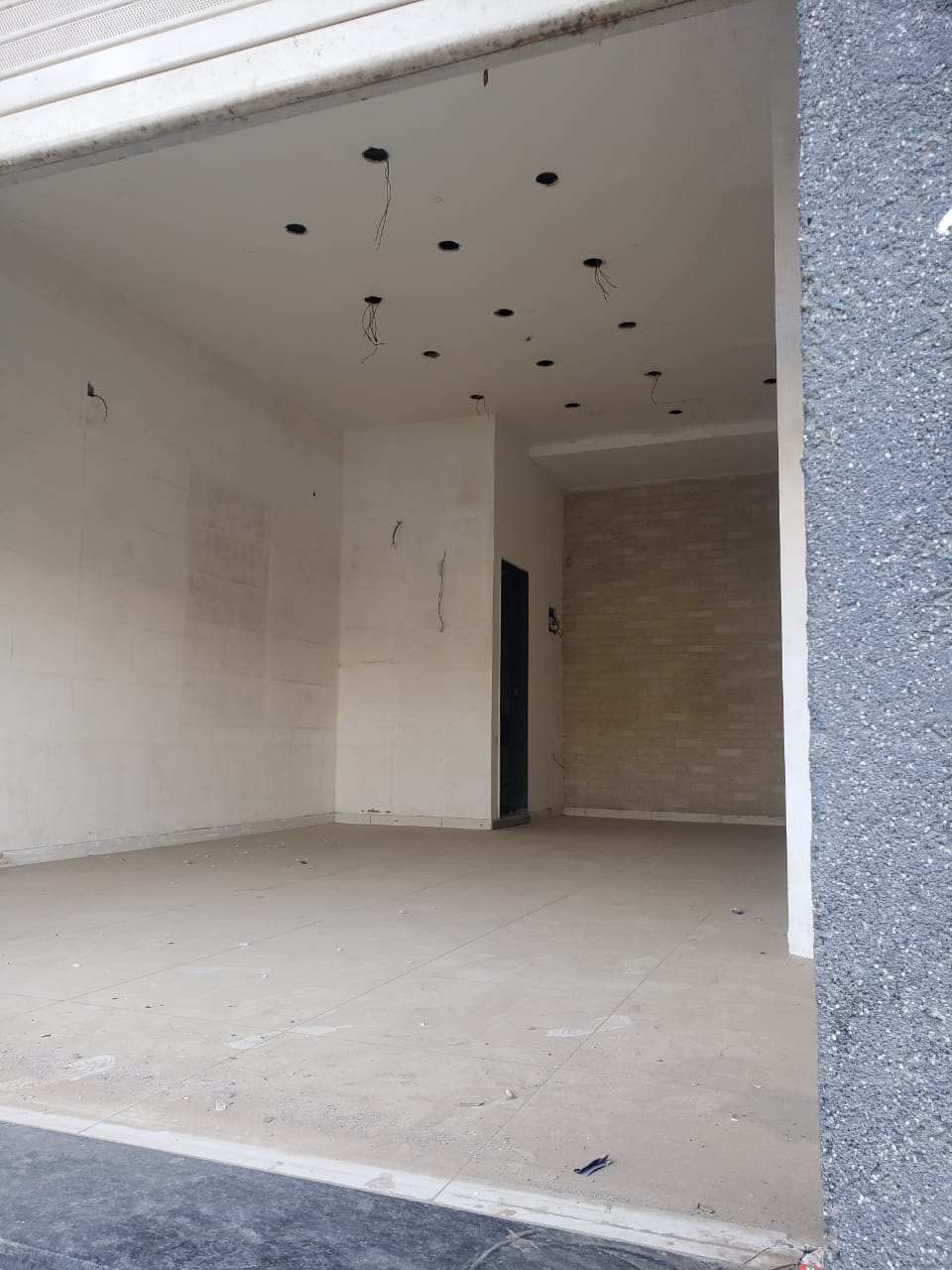 Showroom 609 Sq. Ft. Showroom Ground Floor for Rent in Sola Ahmedabad - Media 3