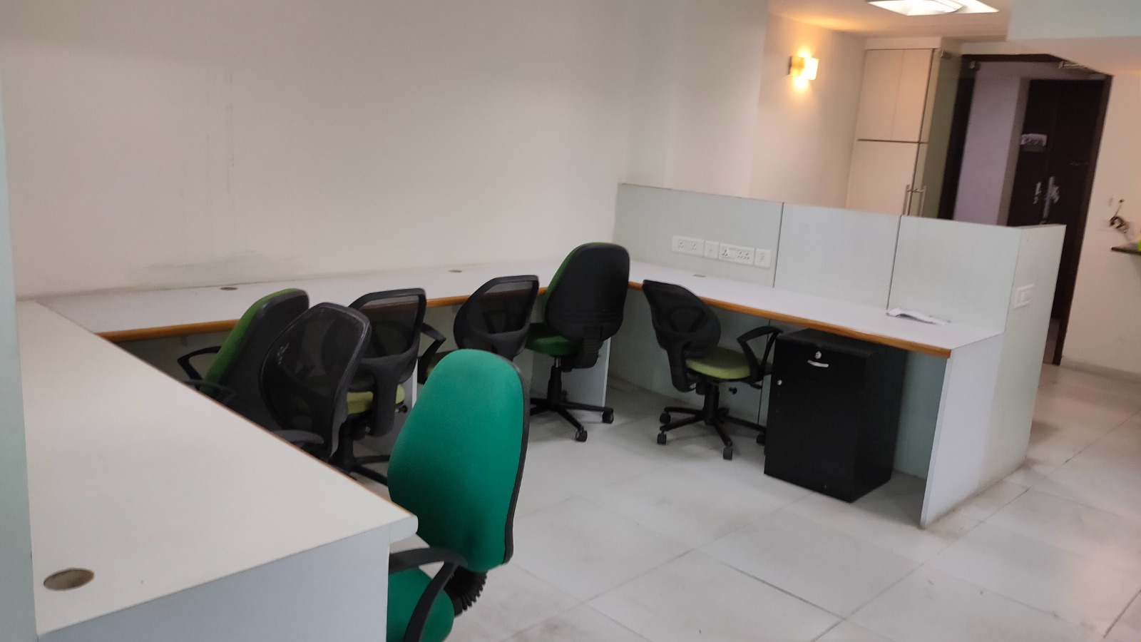 Office 1380 Sq. Ft. Commercial Office for Rent in Prahladnagar Ahmedabad - Media 10