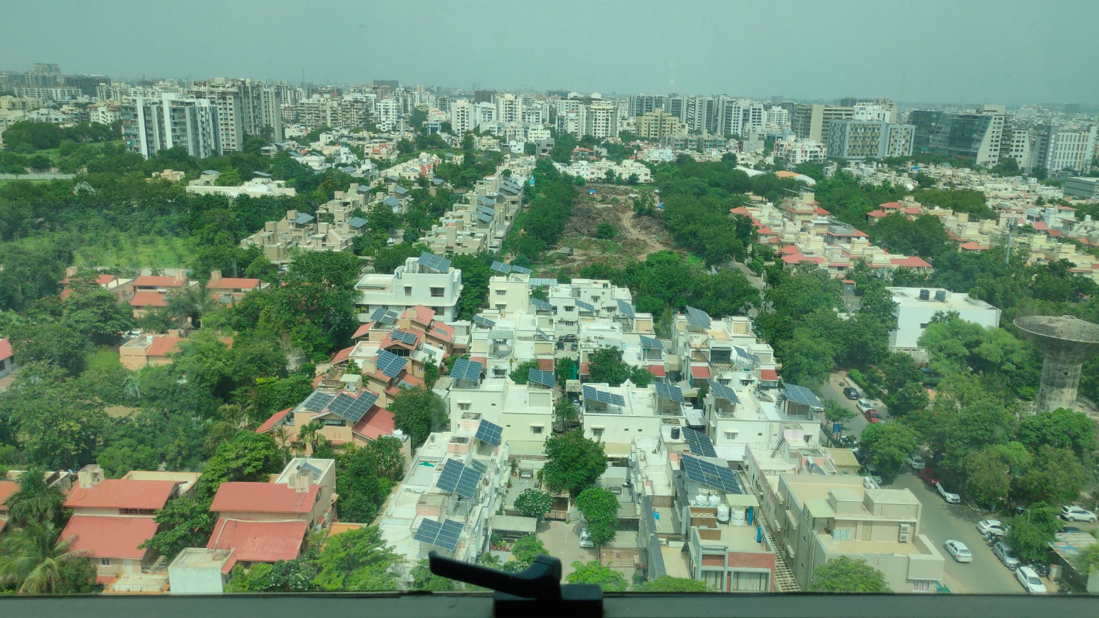 Office 1380 Sq. Ft. Commercial Office for Rent in Prahladnagar Ahmedabad - Media 4
