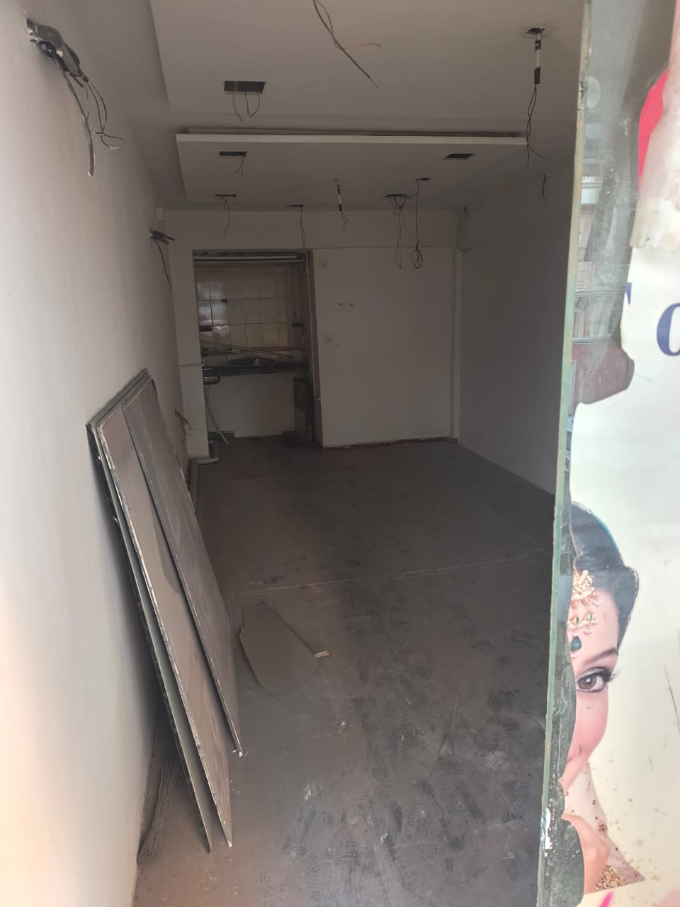 Shop 300 Sq. Ft. Commercial Showroom for Rent in Vastrapur Ahmedabad - Media 2