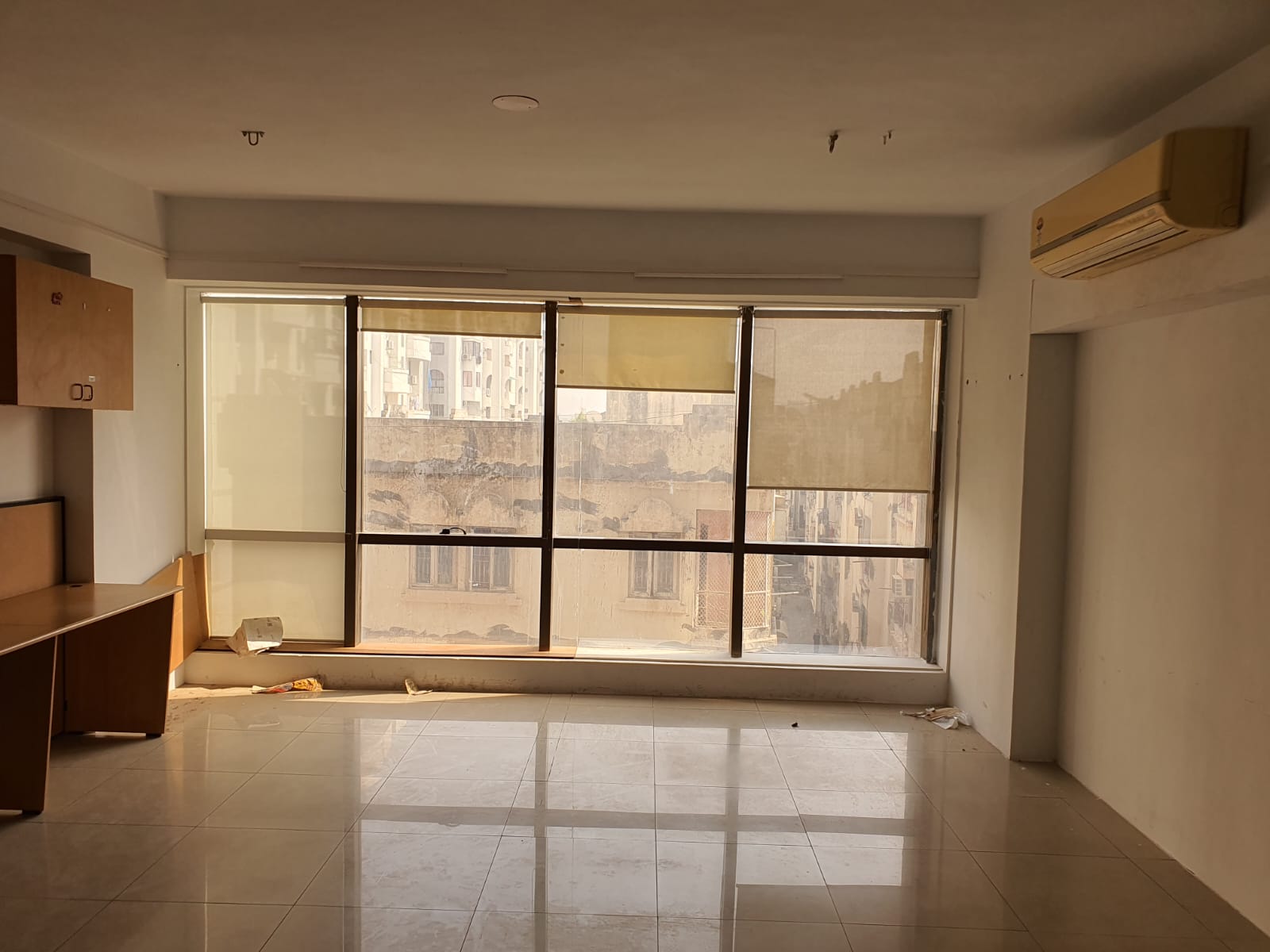 Office 777 Sq. Ft. Commercial Office for Rent in Sg Highway Ahmedabad