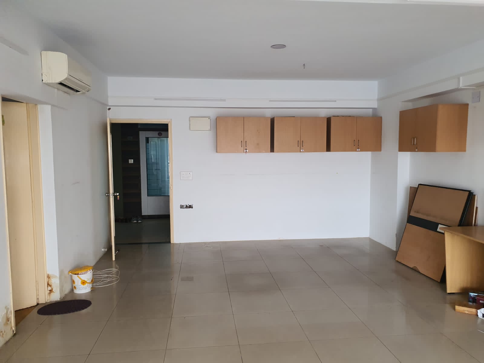Office 777 Sq. Ft. Commercial Office for Rent in Sg Highway Ahmedabad - Media 2