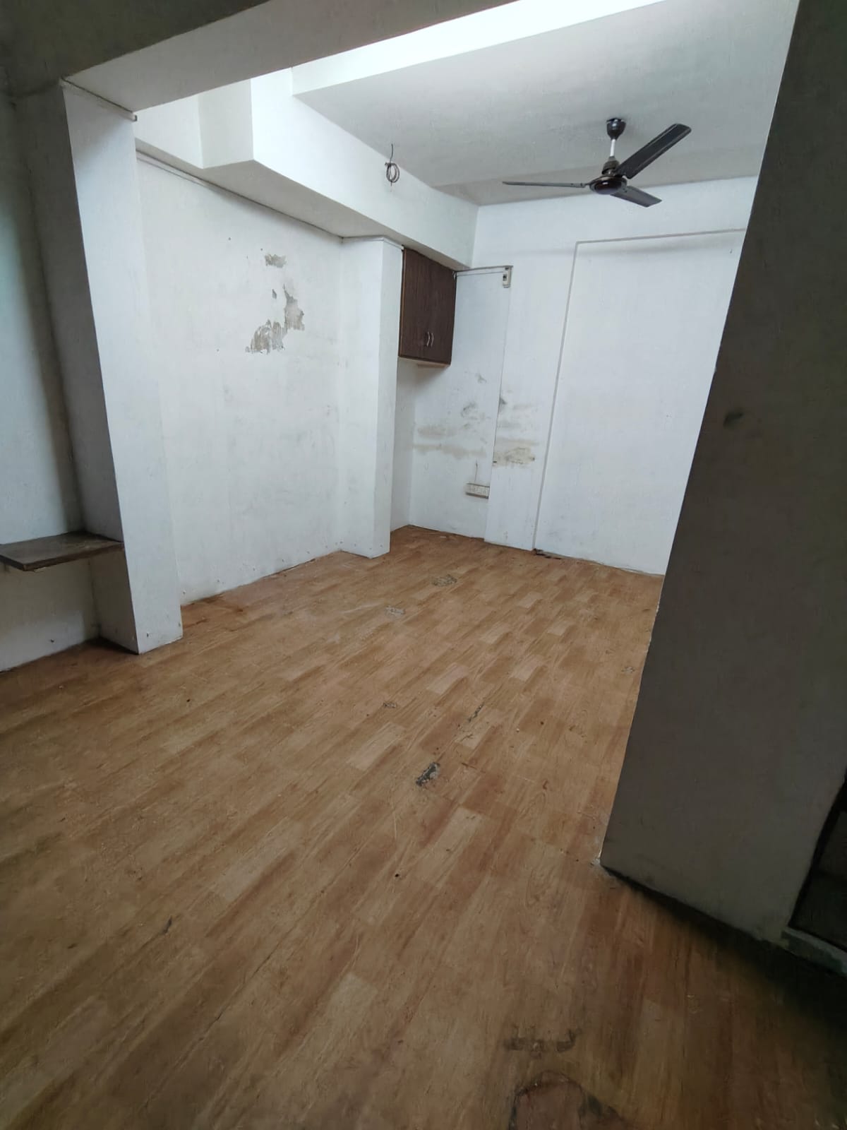 Shop 545 Sq. Ft. Commercial Showroom for Rent in Sola Ahmedabad - Media 2