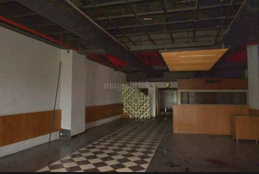Showroom 3980 Sq. Ft. Showroom First Floor for Rent in Sindhu Bhavan Road Ahmedabad