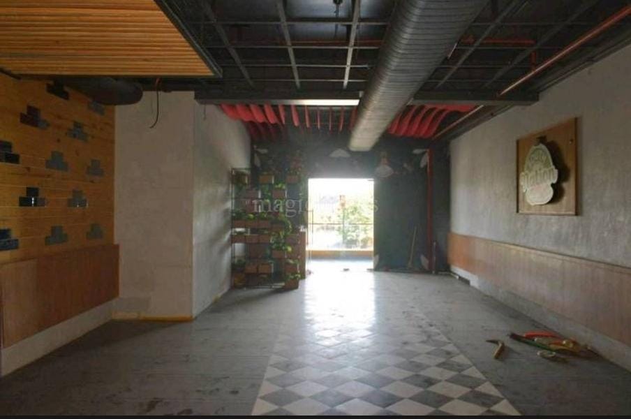 Showroom 3980 Sq. Ft. Showroom First Floor for Sale in Sindhu Bhavan Road Ahmedabad - Media 5