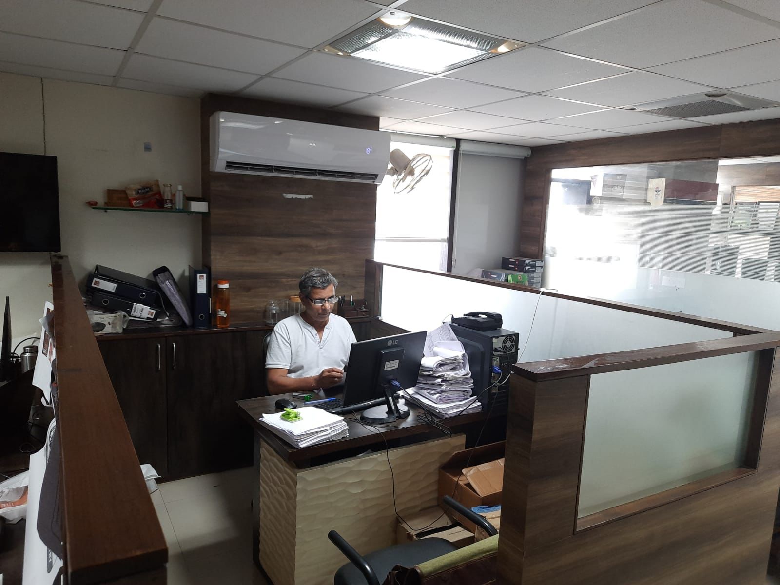 Office 2400 Sq. Ft. Commercial Office for Rent in Bopal Ahmedabad - Media 9