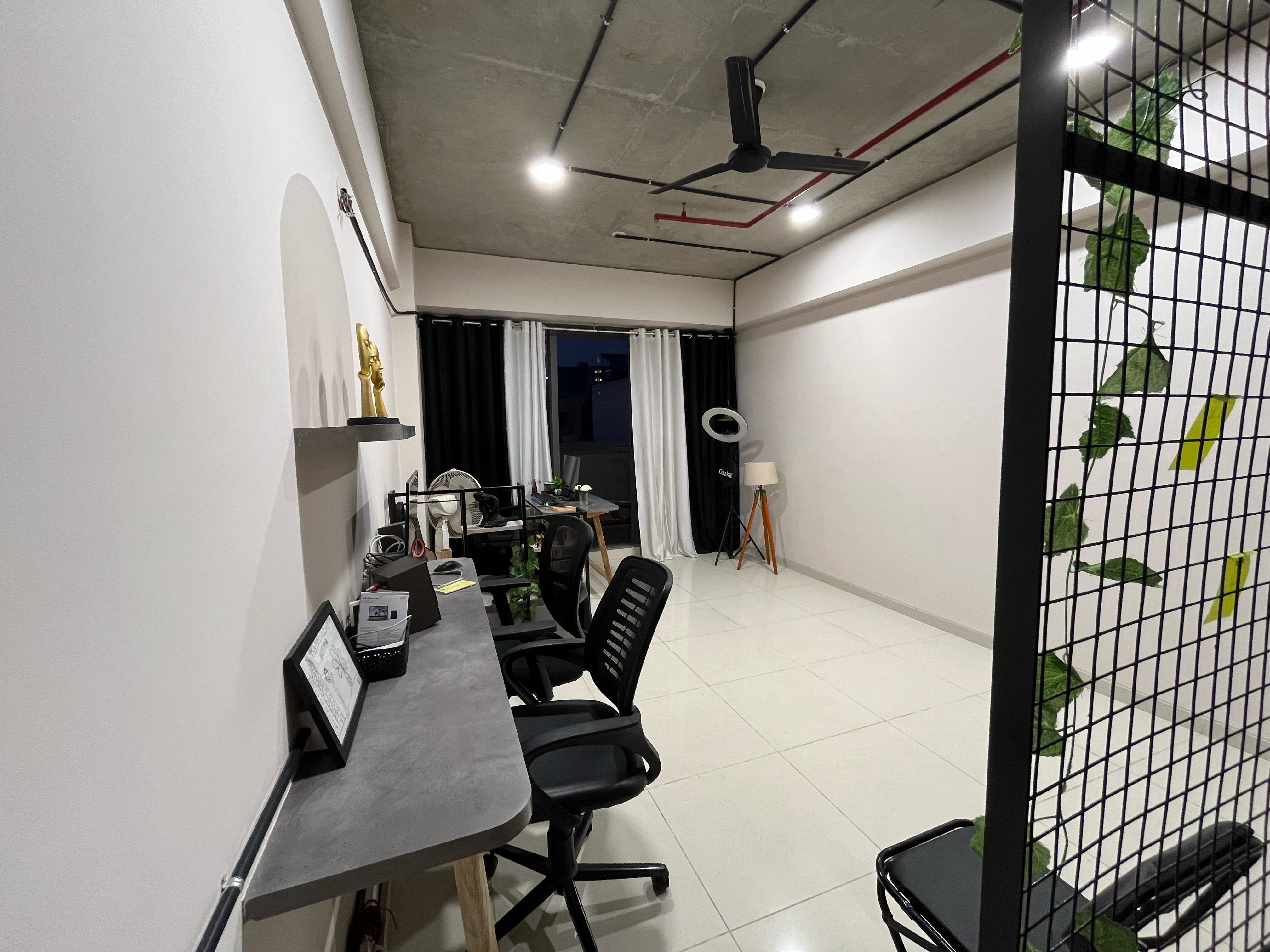 Office 515 Sq. Ft. Commercial Office for Rent in Satellite Ahmedabad - Media 4