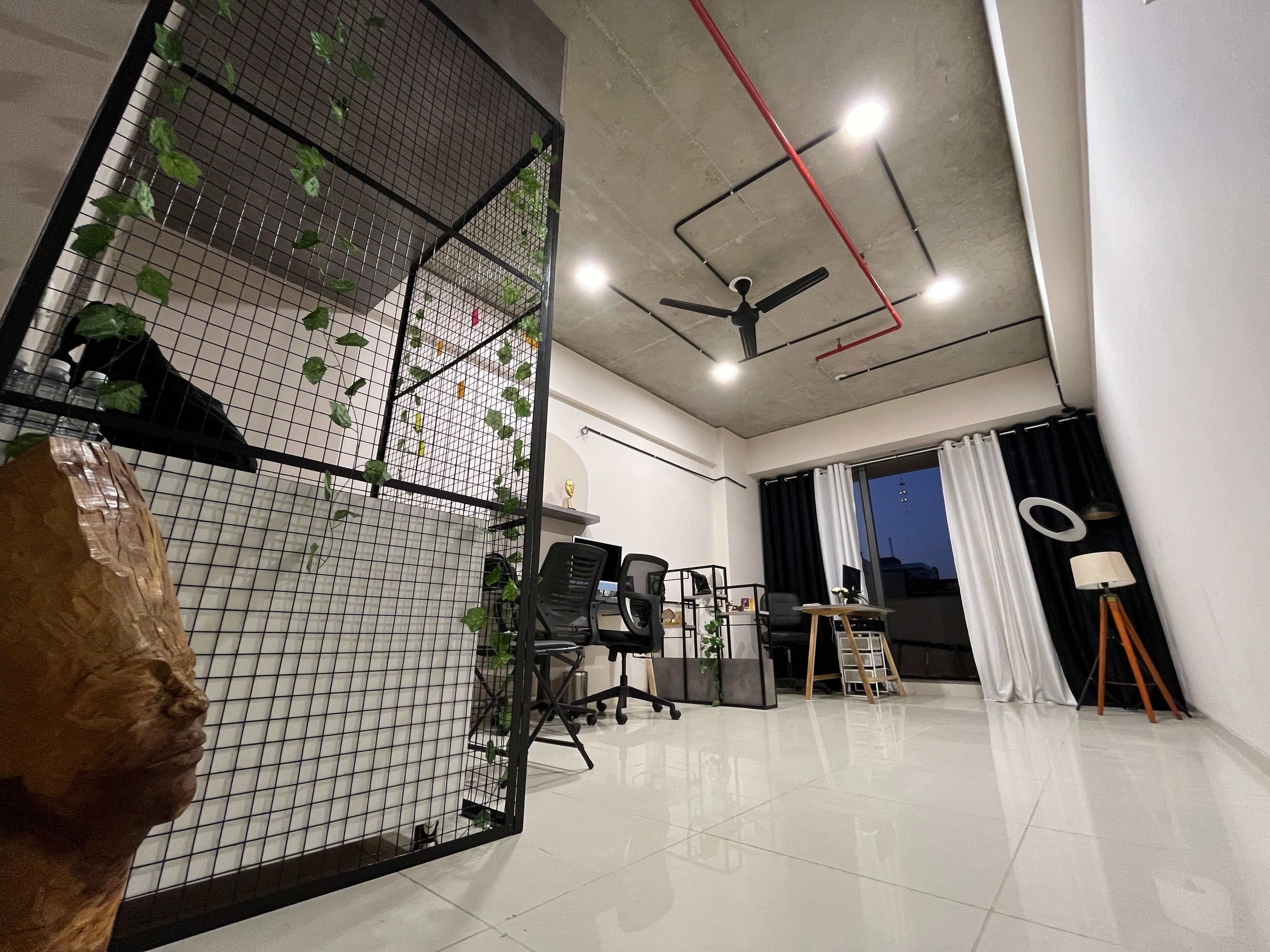 Office 515 Sq. Ft. Commercial Office for Rent in Satellite Ahmedabad - Media 5