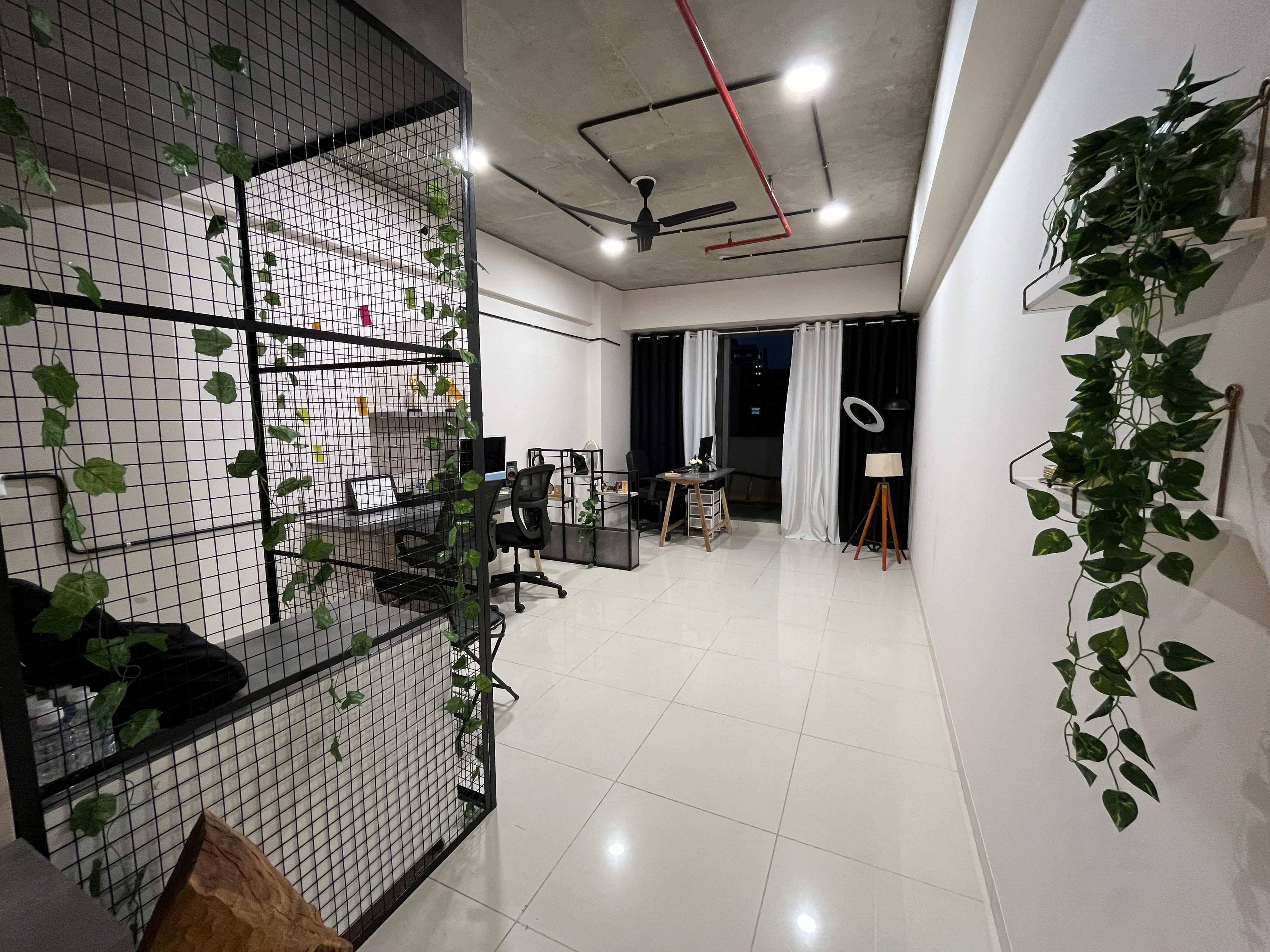 Office 515 Sq. Ft. Commercial Office for Rent in Satellite Ahmedabad - Media 6