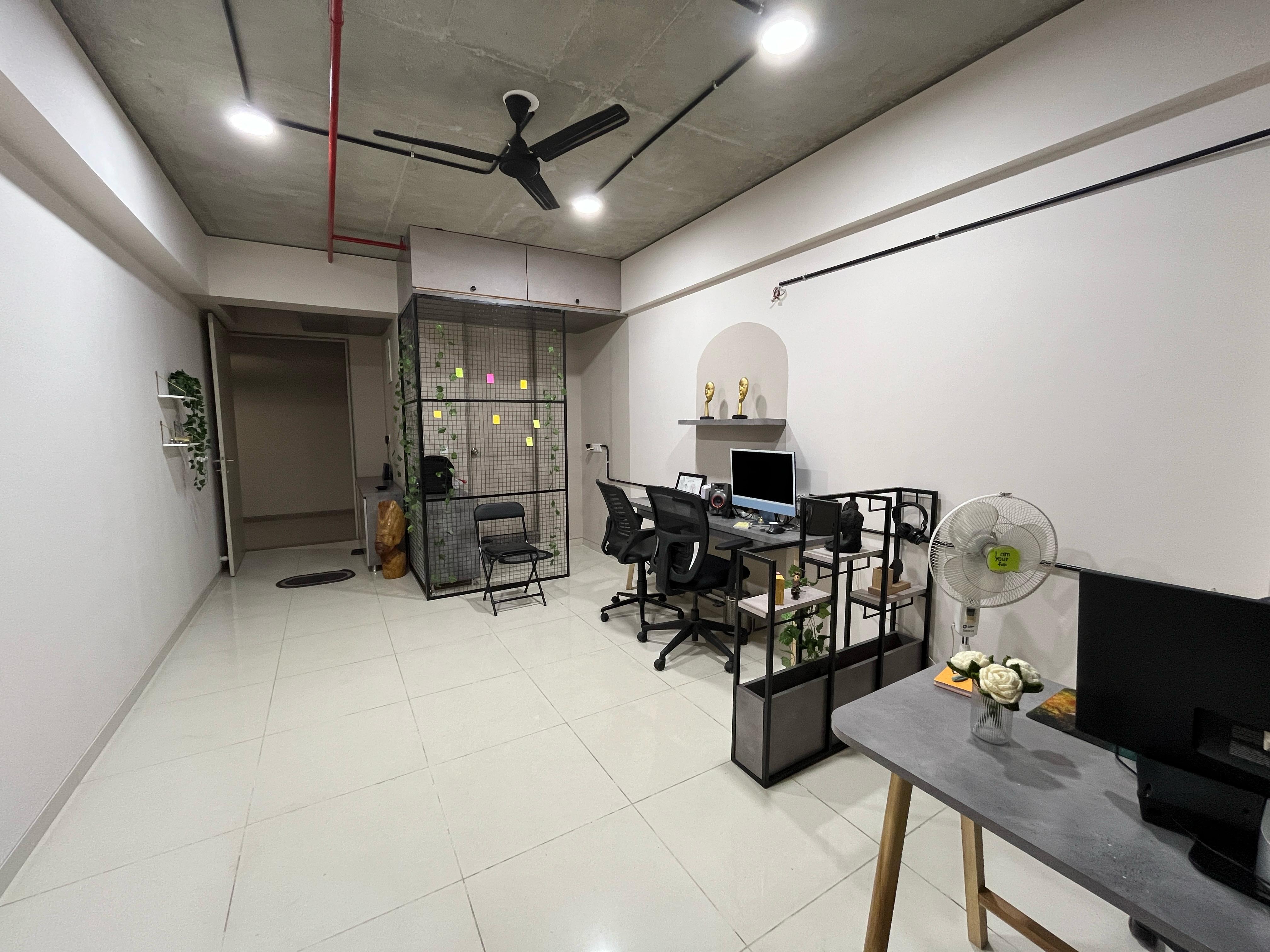Office 515 Sq. Ft. Commercial Office for Rent in Satellite Ahmedabad - Media 8