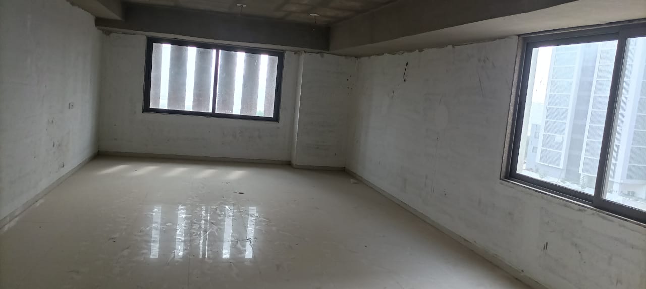 Office 1100 Sq. Ft. Commercial Office for Sale in Jagatpur Ahmedabad