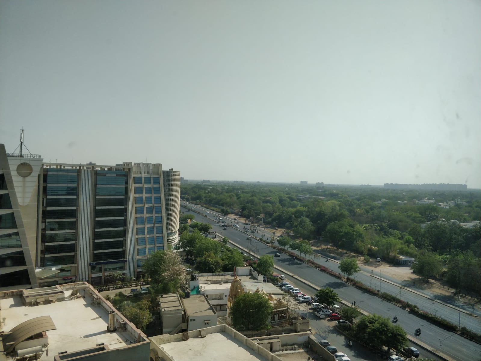 Office 1100 Sq. Ft. Commercial Office for Rent in Prahladnagar Ahmedabad - Media 3