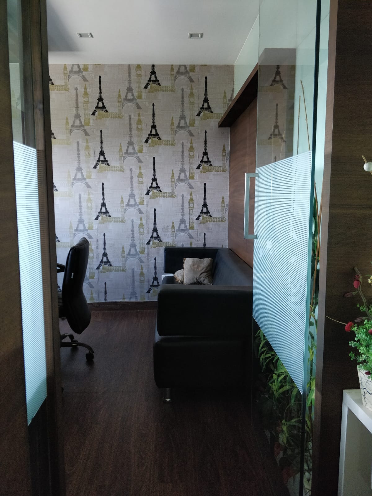 Office 1100 Sq. Ft. Commercial Office for Rent in Prahladnagar Ahmedabad - Media 5