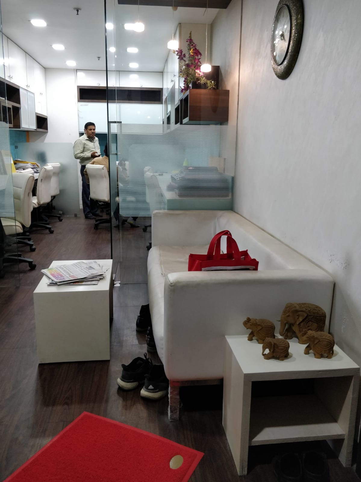 Office 1100 Sq. Ft. Commercial Office for Rent in Prahladnagar Ahmedabad - Media 11