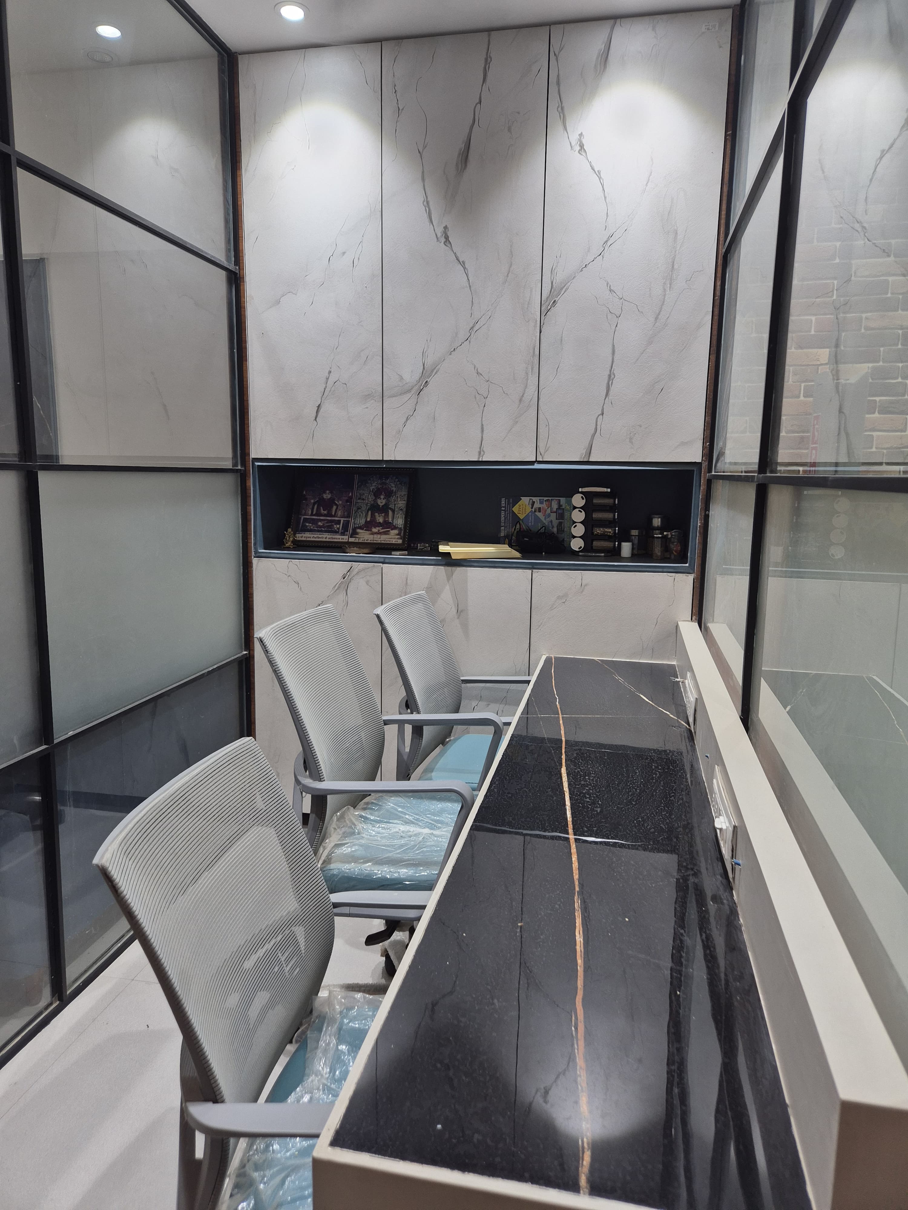 Office 965 Sq. Ft. Commercial Office for Rent in Sindhu Bhavan Road Ahmedabad - Media 3