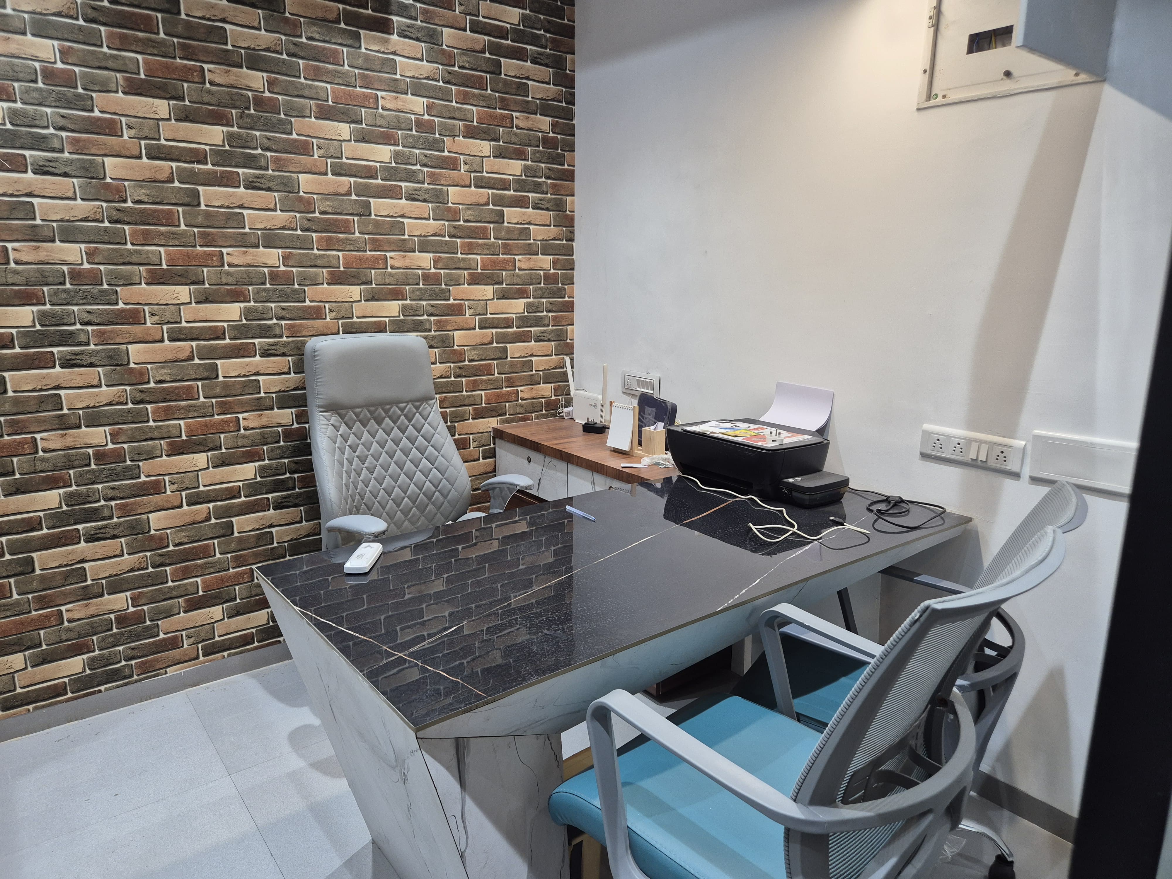 Office 965 Sq. Ft. Commercial Office for Rent in Sindhu Bhavan Road Ahmedabad - Media 6
